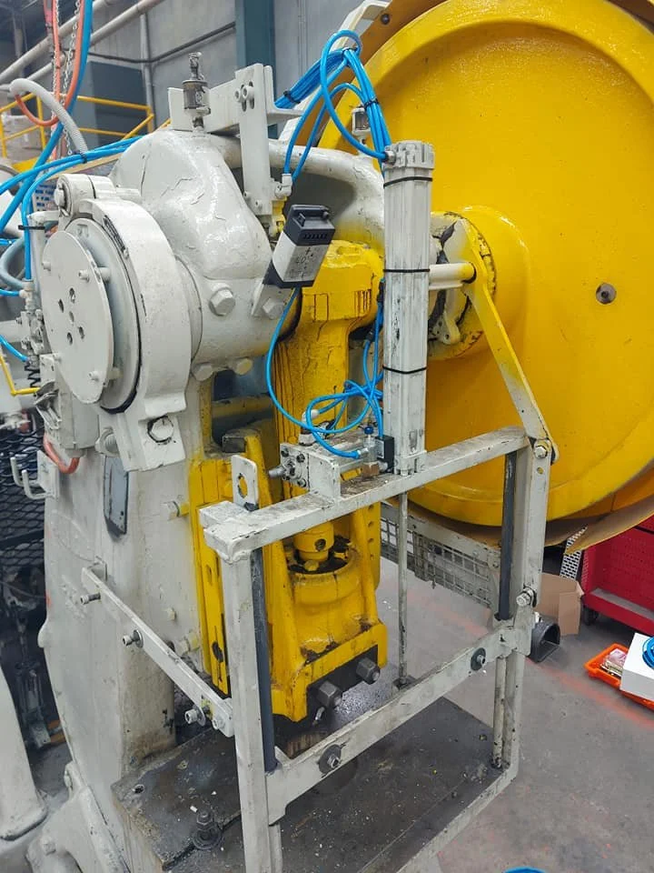 Pneumatic controls installation