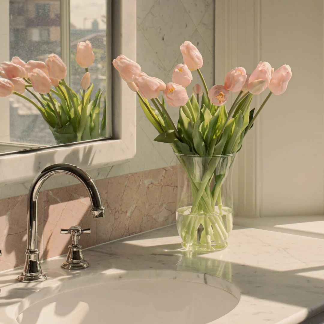 Tulips Long Stem Pale Pink (16 Stems per Bunch)