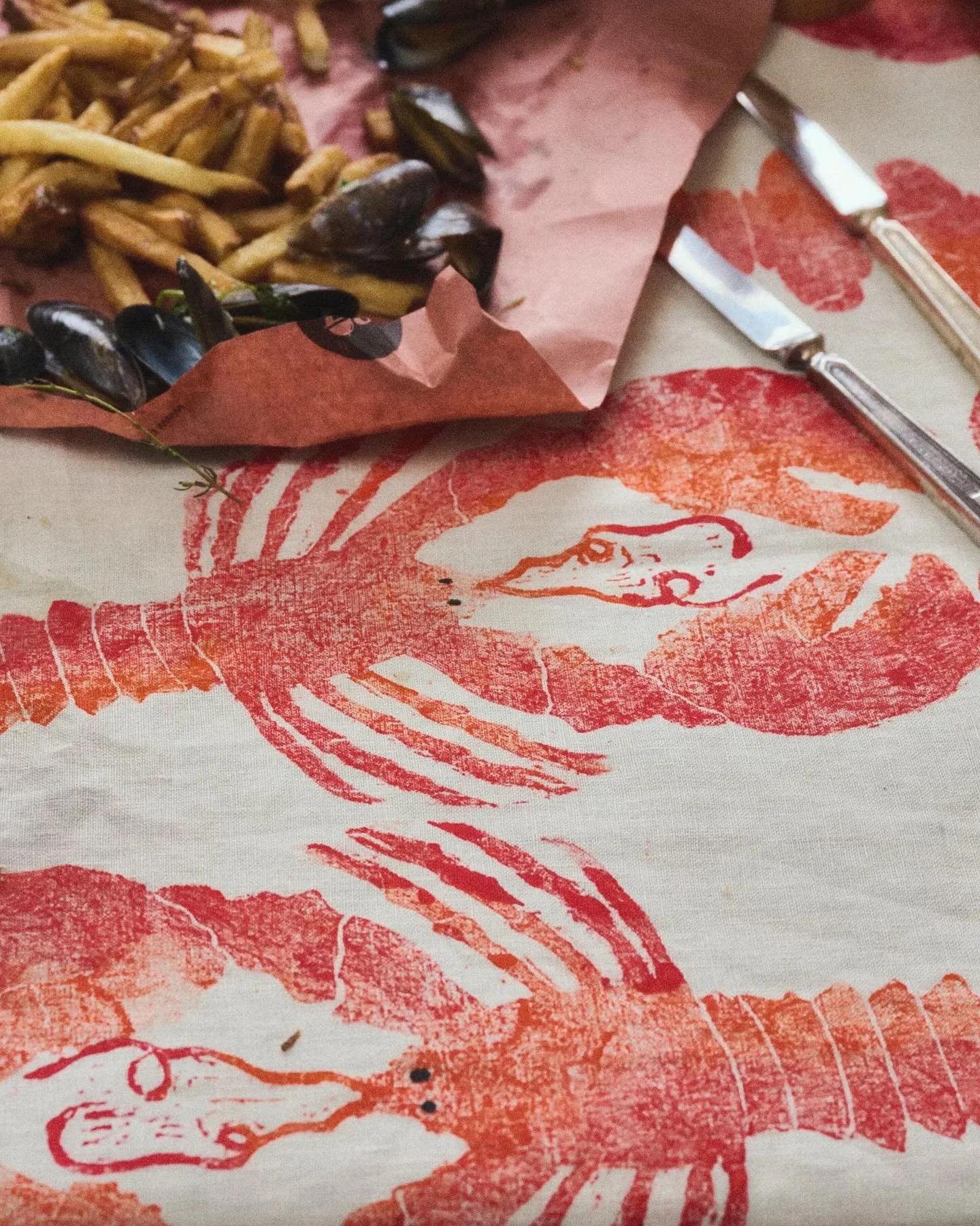 Now we&rsquo;ve finalised the Christmas printing process we are moving onto the year round bestsellers!!
Even though Christmas last year was all Stars, Trees and Stripes I also sold ALOT of lobsters too. 
So this week we&rsquo;re concentrating on lob