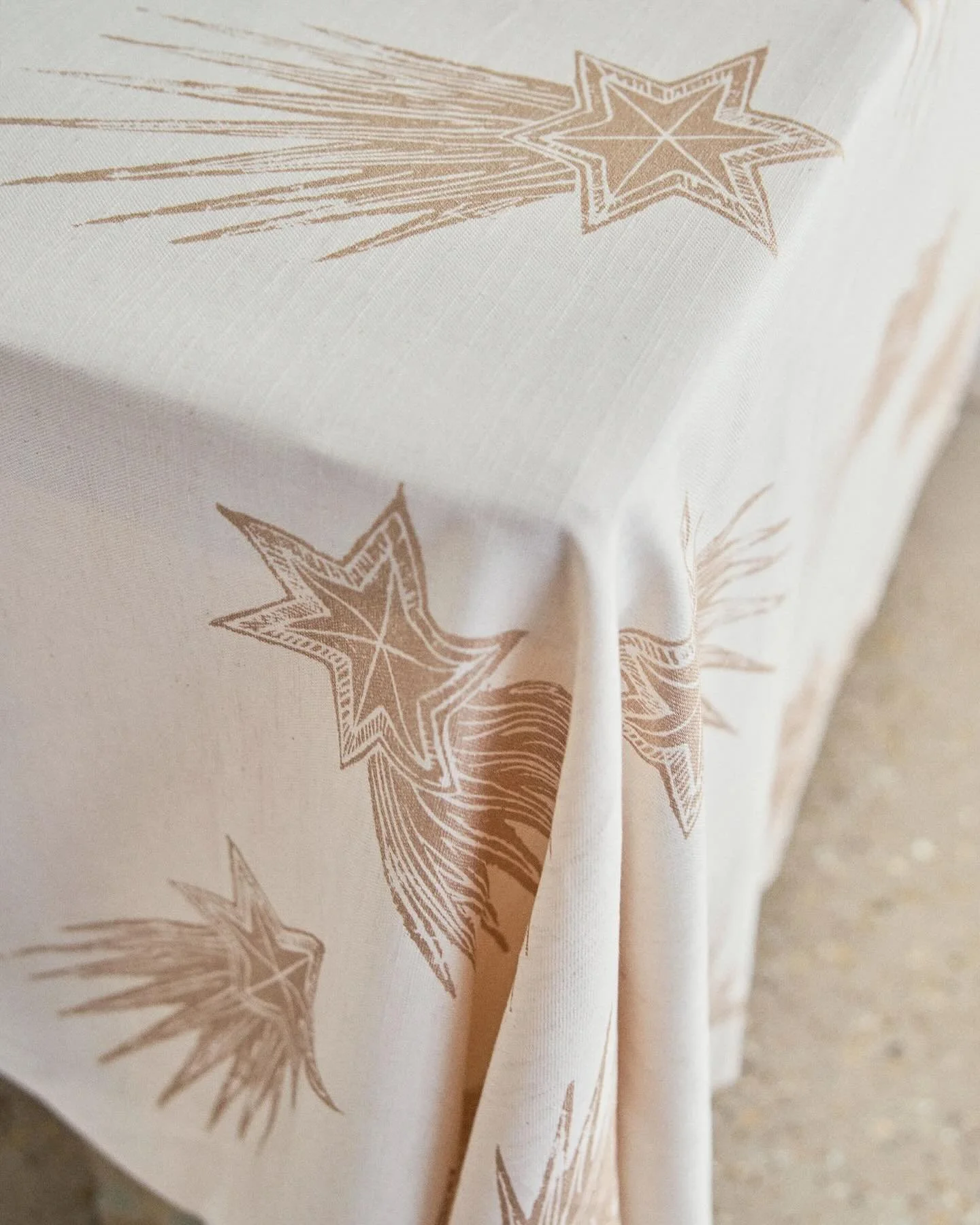✨The Gold Star ✨
She is screen printed in London by the gorgeous @ortoprintstudio A female founded printing studio creating spectacular detailed work. 
We chose a linen cotton mix for this design because of its beautiful linen texture but with the ha