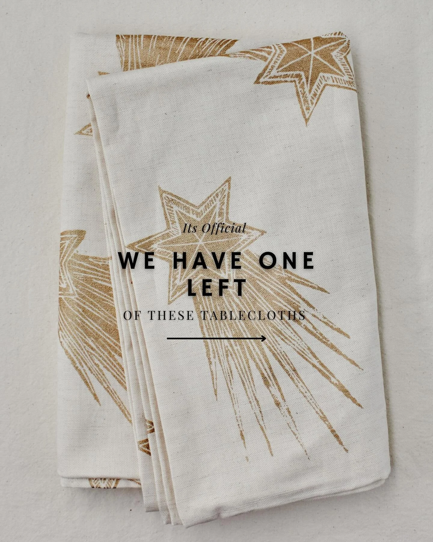 It&rsquo;s your last call!!!! 
We are down to our LAST STAR and CHERUB tablecloths 

#christmastablecloth #christmastar #christmastable #christmastablesetting