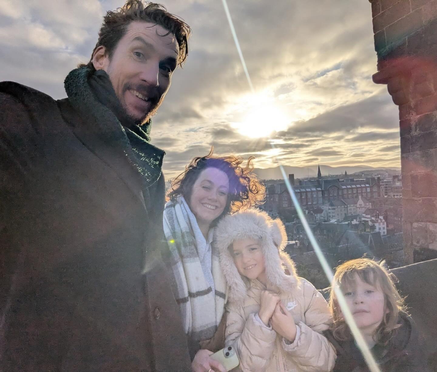 🎄Merry Christmas all! 🎄We made it to Edinburgh. 
The kids woke up at 2.30 am to open their presents from Father Christmas so they&rsquo;re completely comatose now and I&rsquo;m sitting in a dark room writing this. 
Wishing you all a fabulous day of