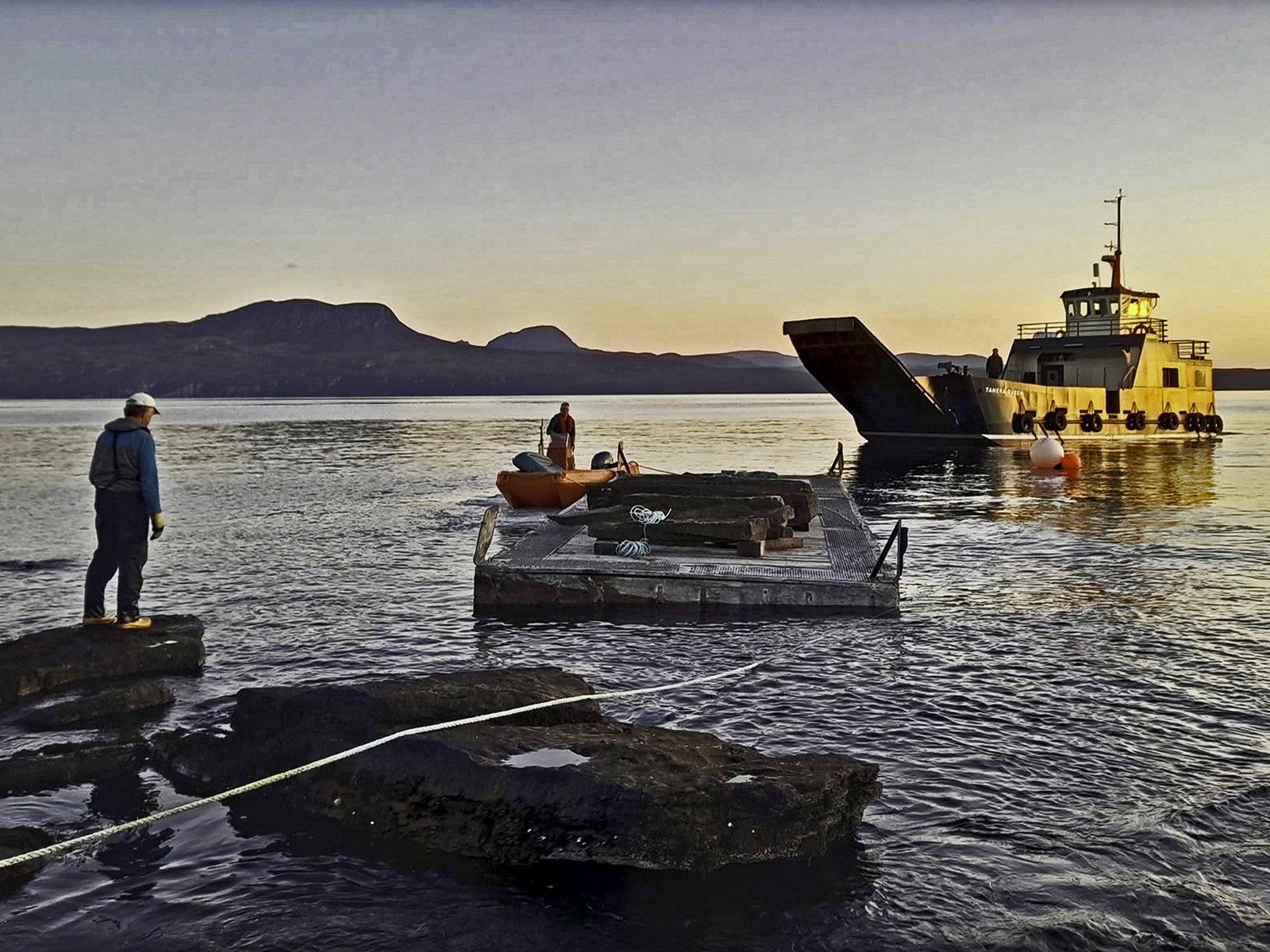 The first stones are transported by sea from Achduart to Old Dornie harbour.