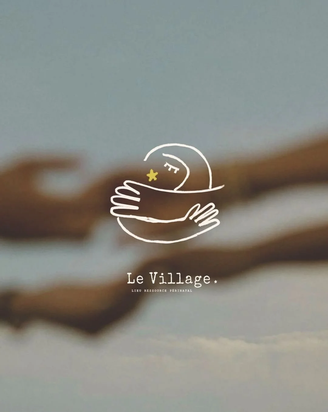 ✦ LE VILLAGE - L&rsquo;IDENTIT&Eacute; VISUELLE COMPL&Egrave;TE 

Apr&egrave;s la direction artistique, puis le symbole&hellip; voici enfin l&rsquo;identit&eacute; visuelle compl&egrave;te du @levillage_parental 

Pour ce projet, nous avons imagin&ea