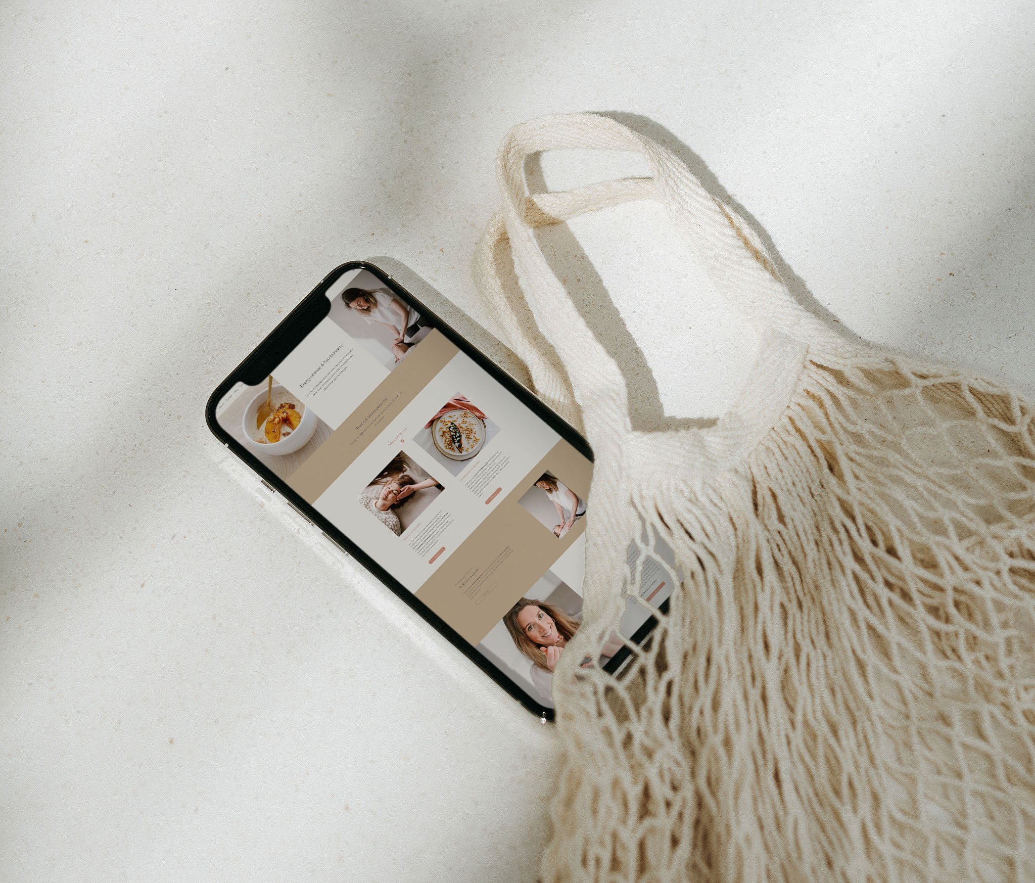 Helen-Mambourg-Identite-VisuelleIphone-Tout-Site.jpg