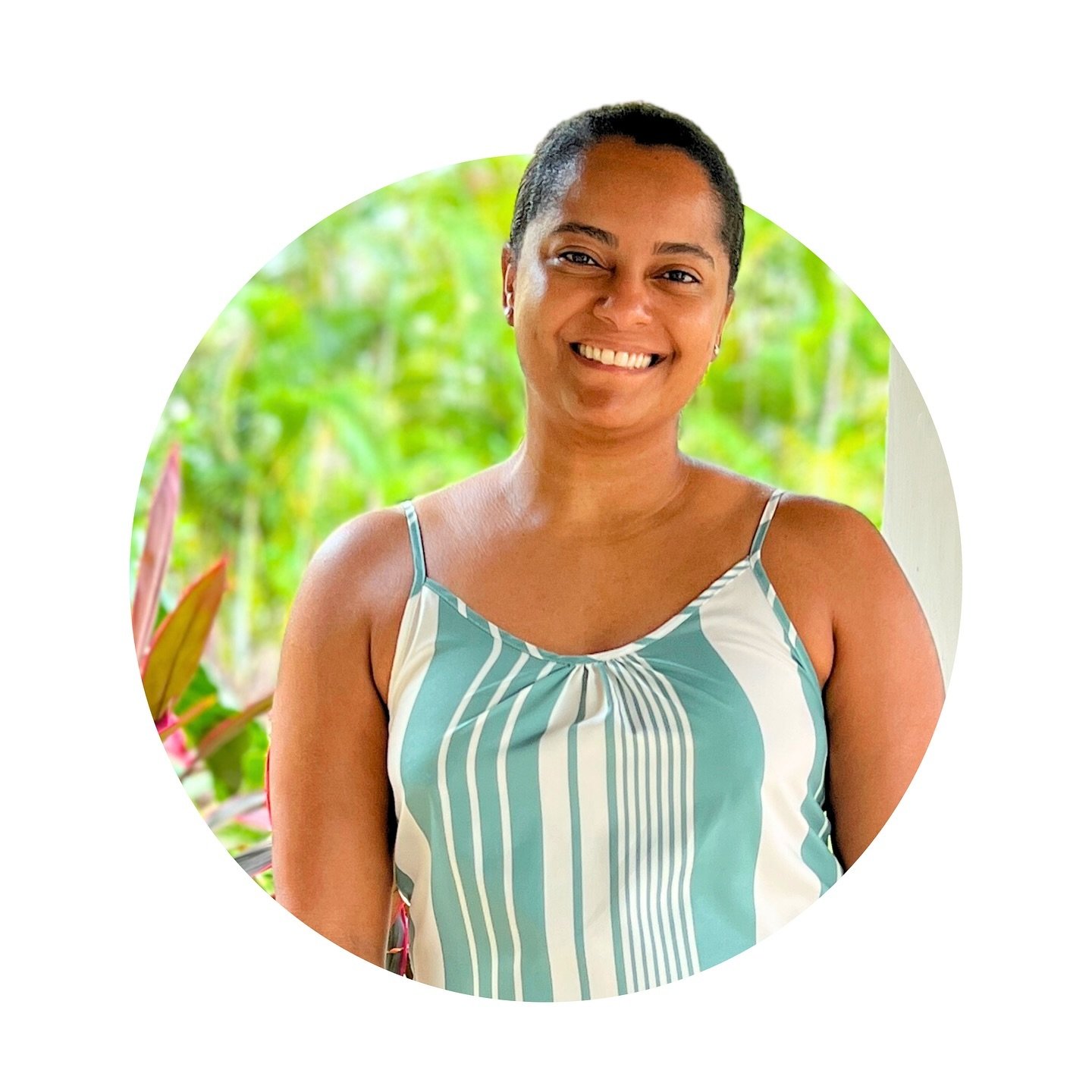 Hi 🙋&zwj;♀️! My name is Daneris, the face behind Siempre SL! I get to do what I love and I am grateful for the opportunity and trust my clients have had with me! Thank you for allowing me to enhance your brands. 

On that note, things have been busy