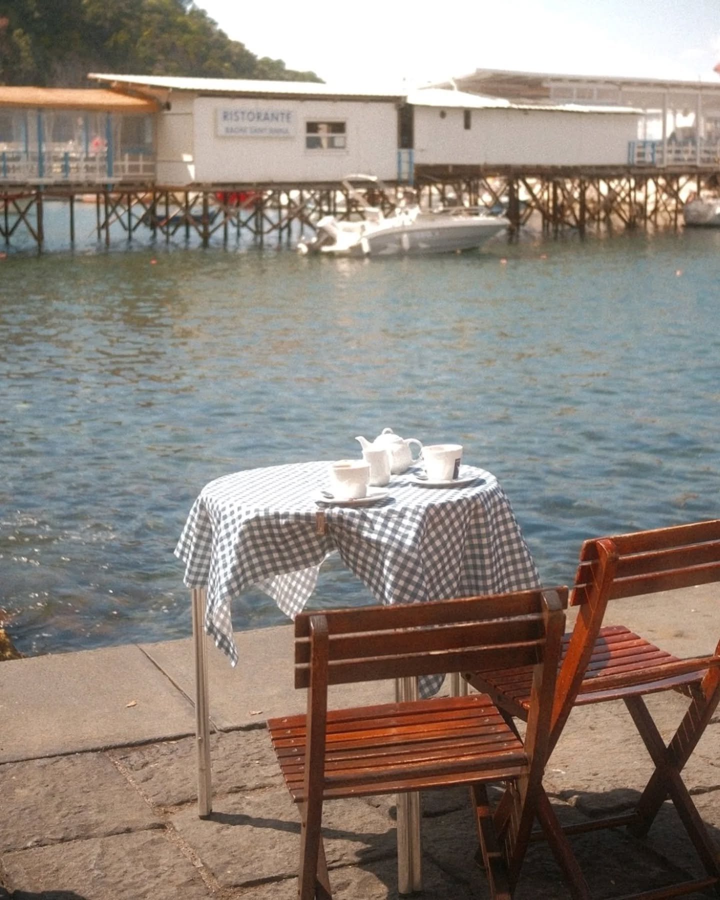 I feel like Sorrento has two personalities - the city vibes with cool architecture and delicious food, and the beach vibes with blue skies and beach umbrellas. 

What kind of Sorrento are you feeling for? 

Take a look at my self-guided Sorrento walk