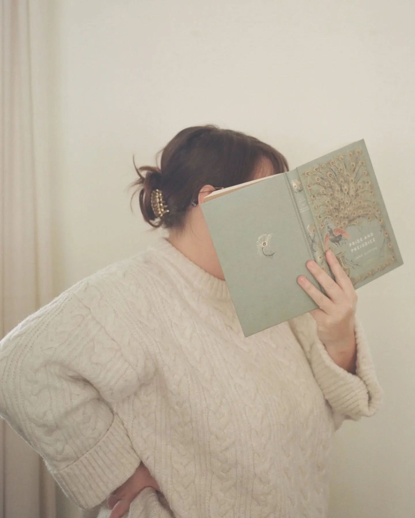 Favourite reads of 2025 📚🕯️

Well, with just three days left of 2025, I can safely say that these ten books were the best books I've read all year. 

They are all over the map - fantasy, contemporary, historical fiction and even classics.

These bo