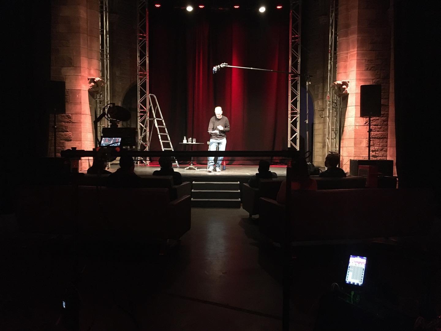 Recording the one man show &ldquo;White Rabbit, Red Rabbit&rdquo;

#sounddevices #mixpre #schoeps #cmit