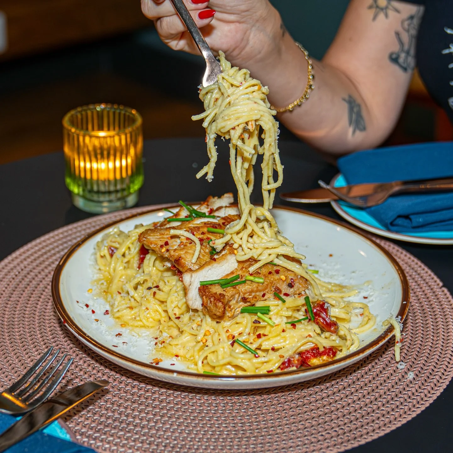 Marry Me Pasta

Our NEW Pasta of the week!

spaghetti, butter and garlic saut&eacute;ed chicken, sun dried tomato, caramelized red onion, white wine, parmesan, chilli flakes, honey drizzle, olive oil.

It&rsquo;s soooo good!

Come try it tonight at K