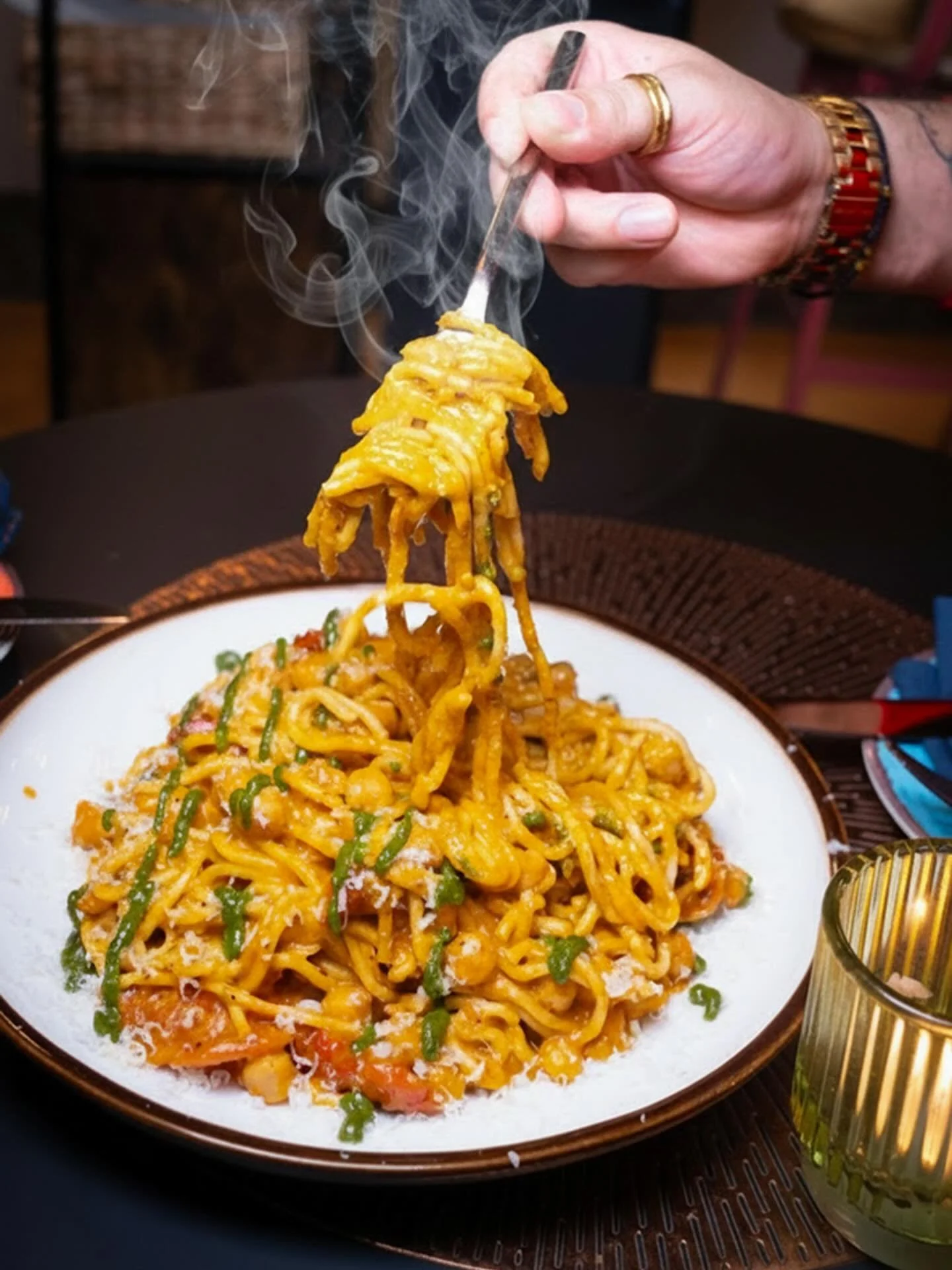 🚨 New Pasta Special 🚨

🍝 Tuscan Chickpea Spaghetti 🍝 
spaghetti, pesto, roasted bell pepper sauce, sundried tomato, chickpeas, roasted garlic, parmigiano reggiano

It&rsquo;s Deliciousssss

Available Tonight After 5pm