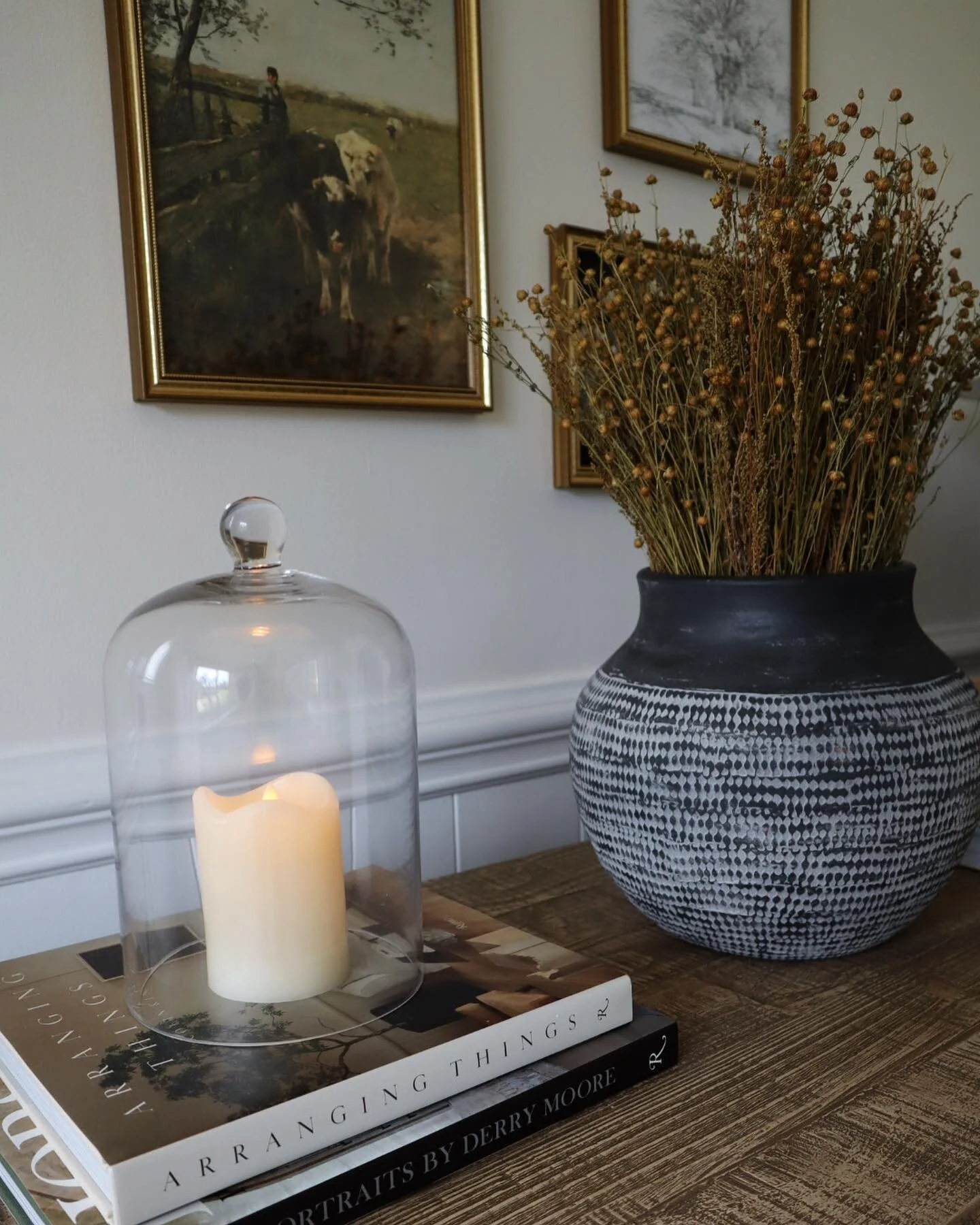 The devil is in the details&hellip;down to the book titles and fonts 
.
.
.
#interiordesign #interiordesigner #homedesign #homedecor #homeinteriors #homeinspo #books #bookshelf #librarywall #bookdecor #coffeetablebook #decor #designdetails #decor #tr