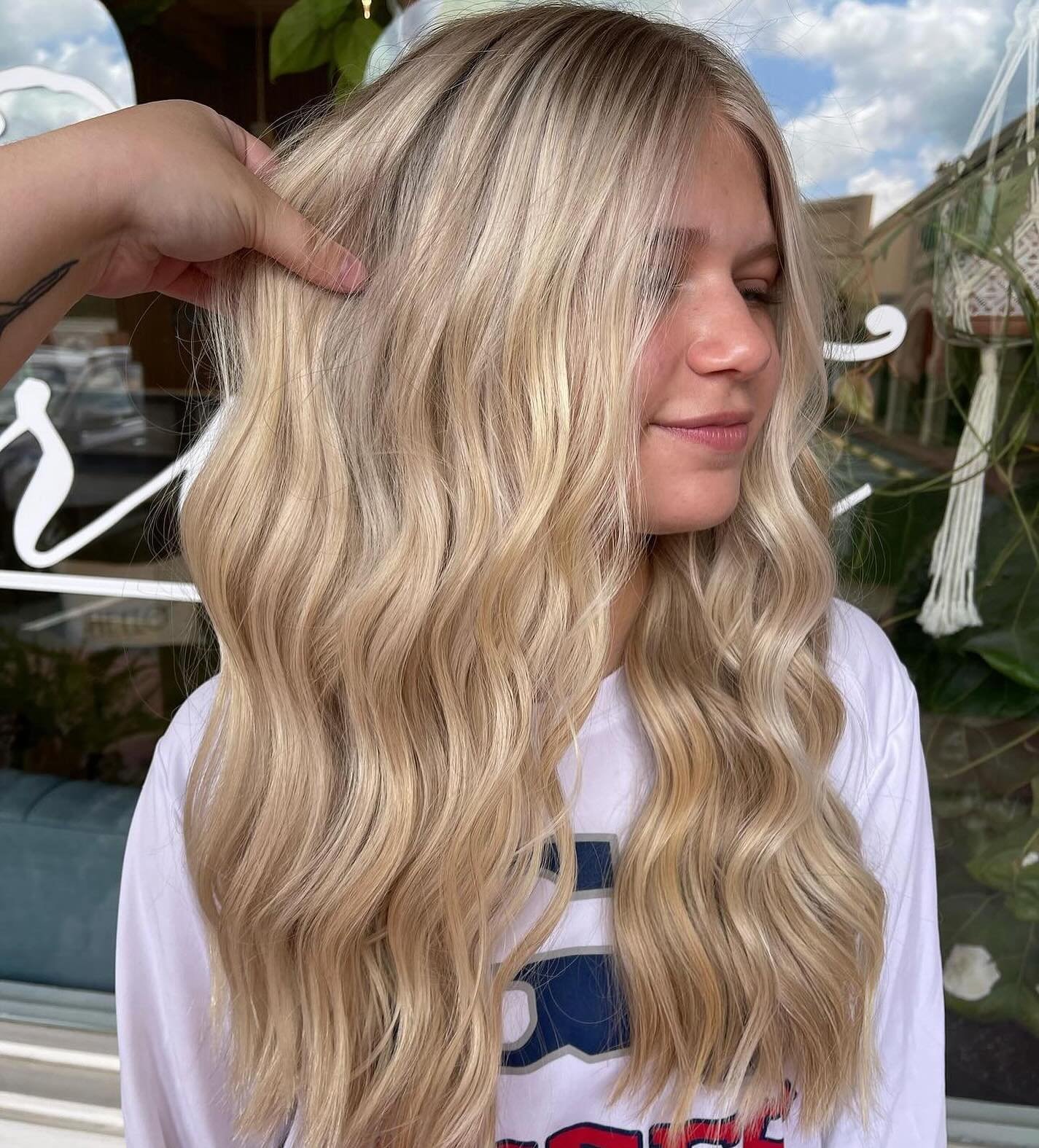 ⭐️ New Talent ⭐️
@manes.by.ari is taking guests Now!!!!
And her work is Gorgeous!!!!
Here&rsquo;s a Cutie Blondie!!!
.
#trustandmanesalon #blonde #blondehair #foilayage #augustaga #augustasalon