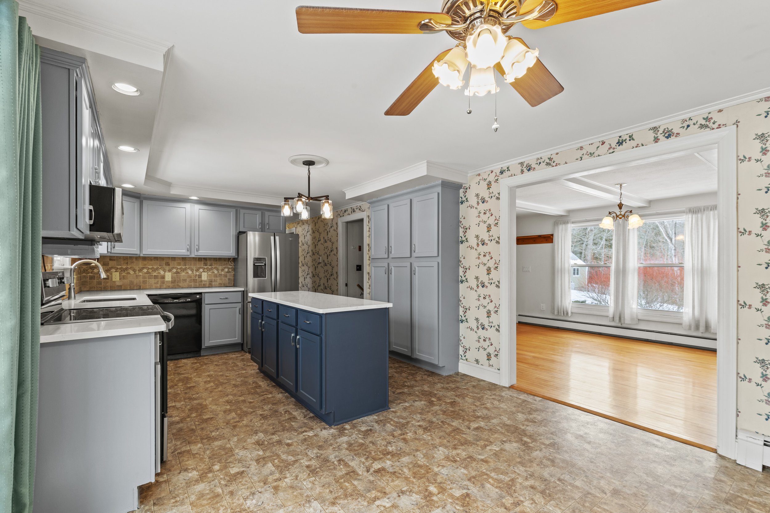 1937 Duck Pond Rd, Westbrook - 010.jpg