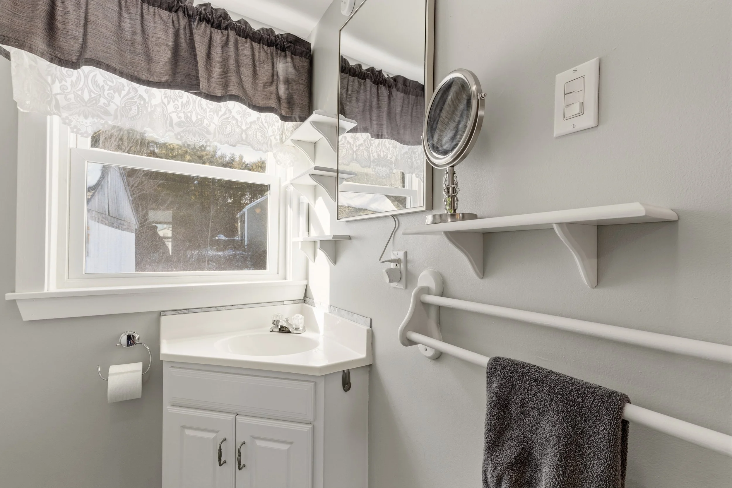 25 Longfellow Dr - 10.jpg