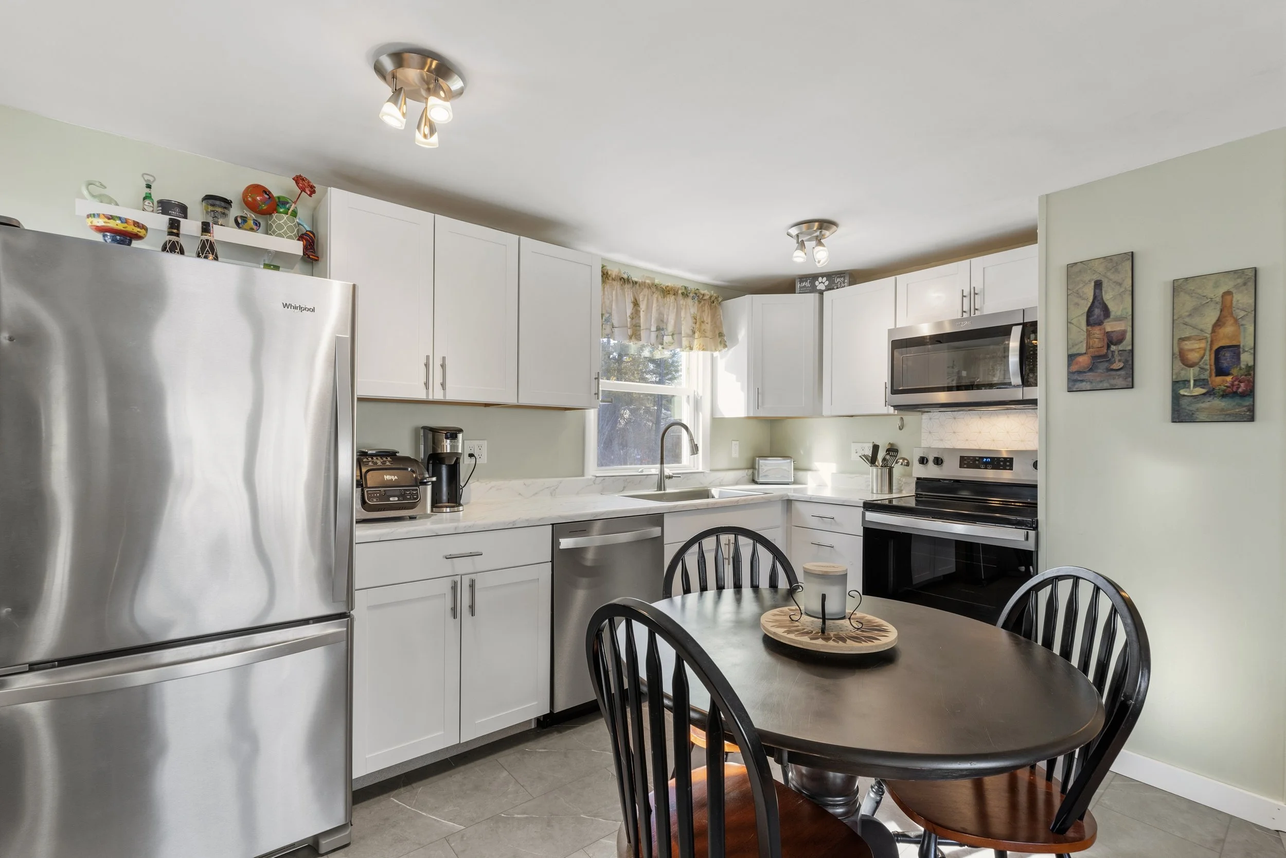 25 Longfellow Dr - 07.jpg