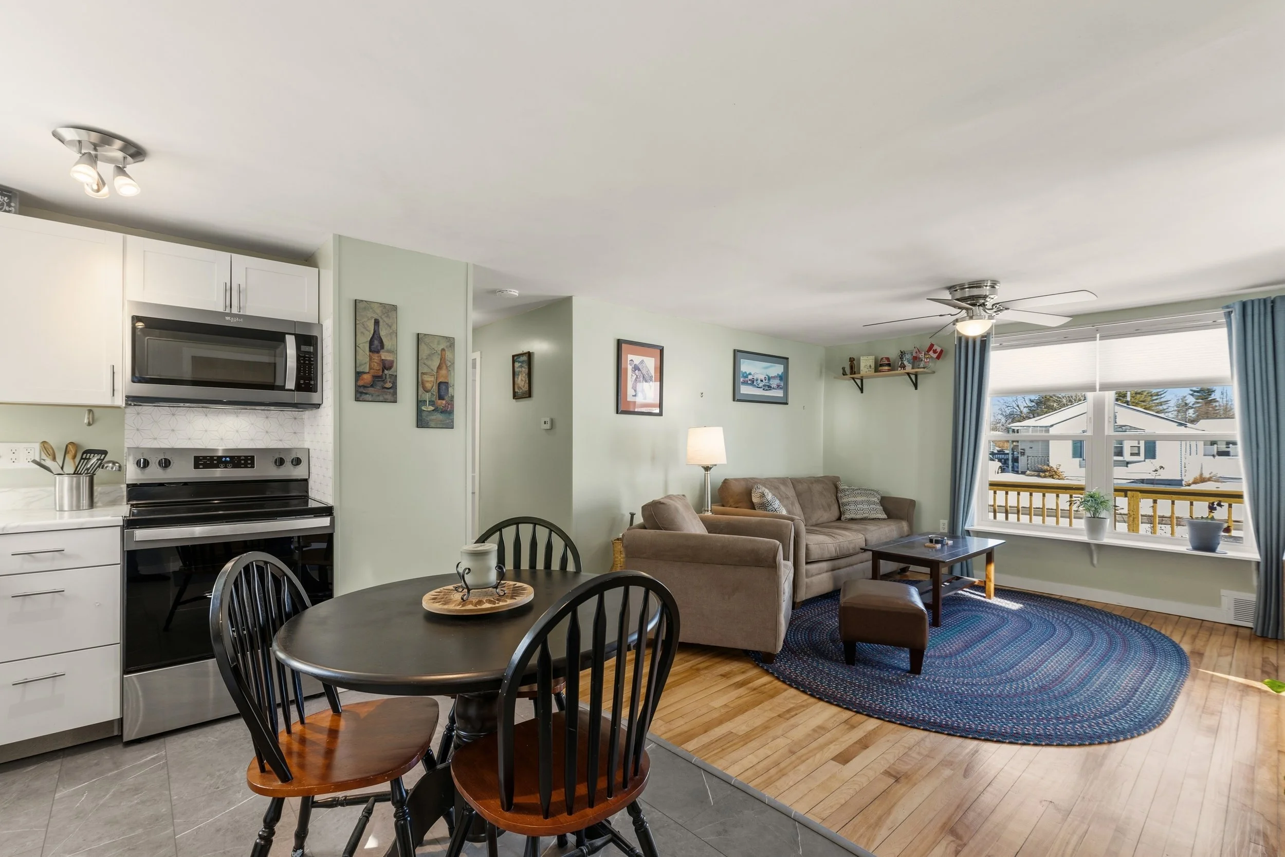 25 Longfellow Dr - 06.jpg