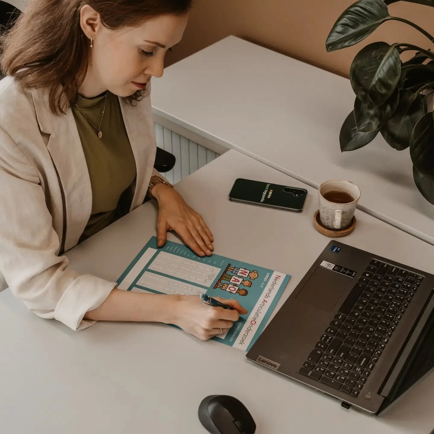 ☕ Een werkdag bij Laura Logopedie

Hoe ziet zo&rsquo;n werkdag er bij ons eigenlijk uit?

Van taal en articulatie tot OMFT, tussendoor tijd voor administratie, even sparren met een collega en samen een broodje eten (met natuurlijk een cappuccino erbi