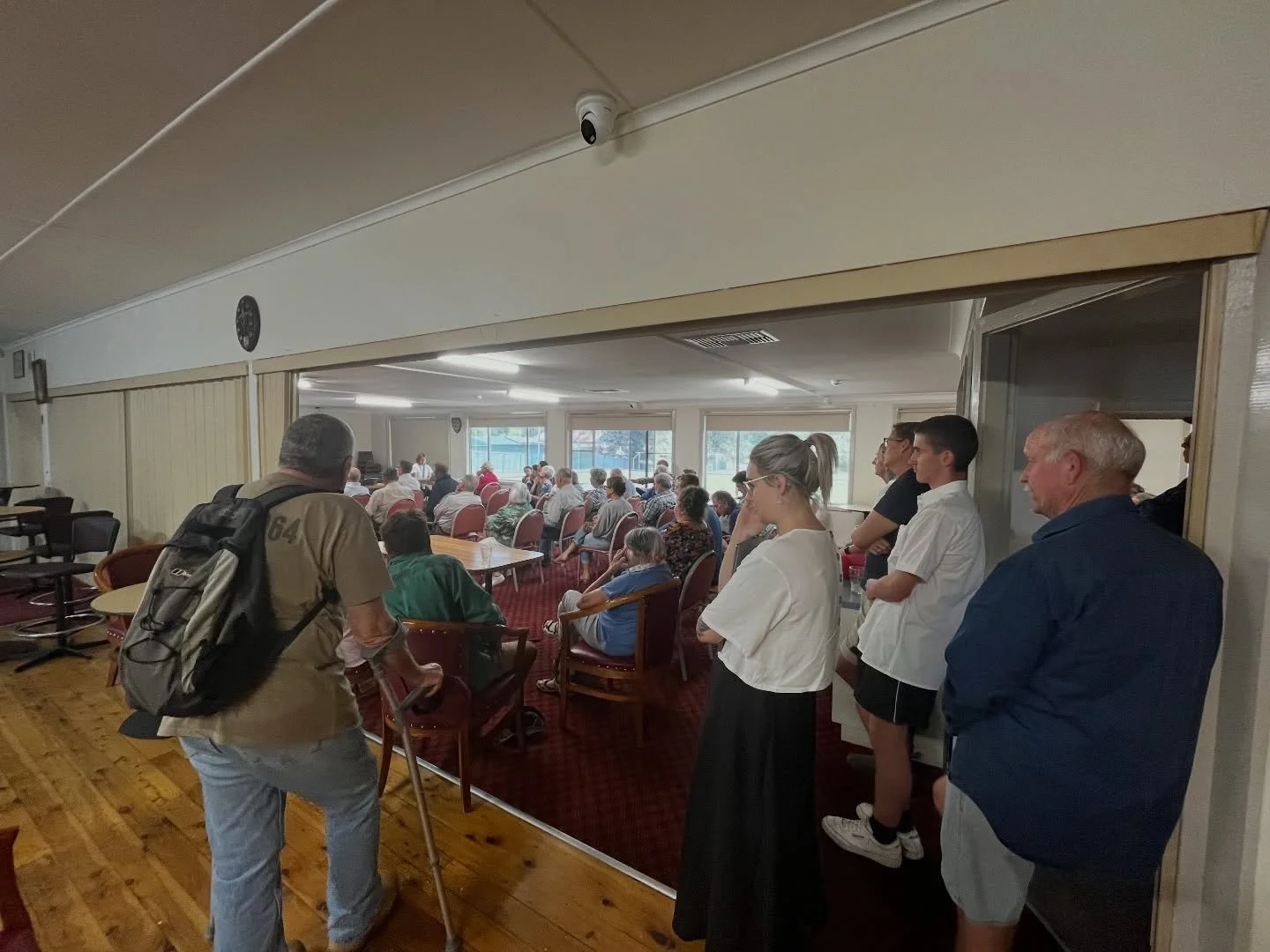 Huge crowd this afternoon at the Geurie Bowling Club as over 75 locals turned out to meet the Damien Pfeiffer the Executive Director Partnerships &amp; Integration West, Regional Integration, Planning, Integration and Passenger @transportfornsw 

The