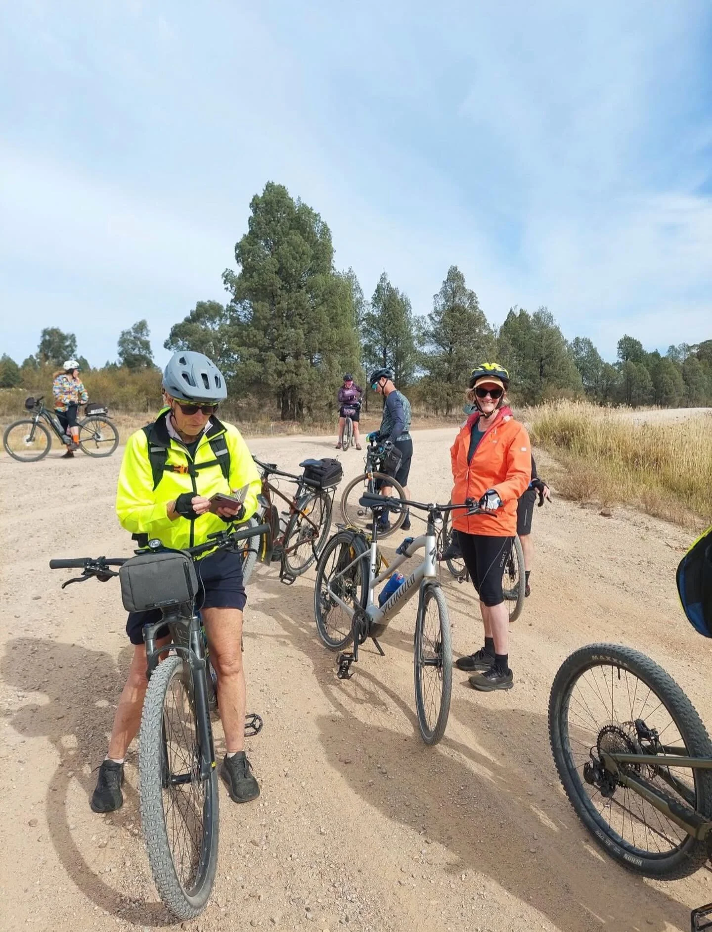 Cool pic of happy cyclists yesterday on the @centralwestcycletrail Geurie Gamble.

So good. We hope the cold beer at the end of the bike ride tasted good 👍