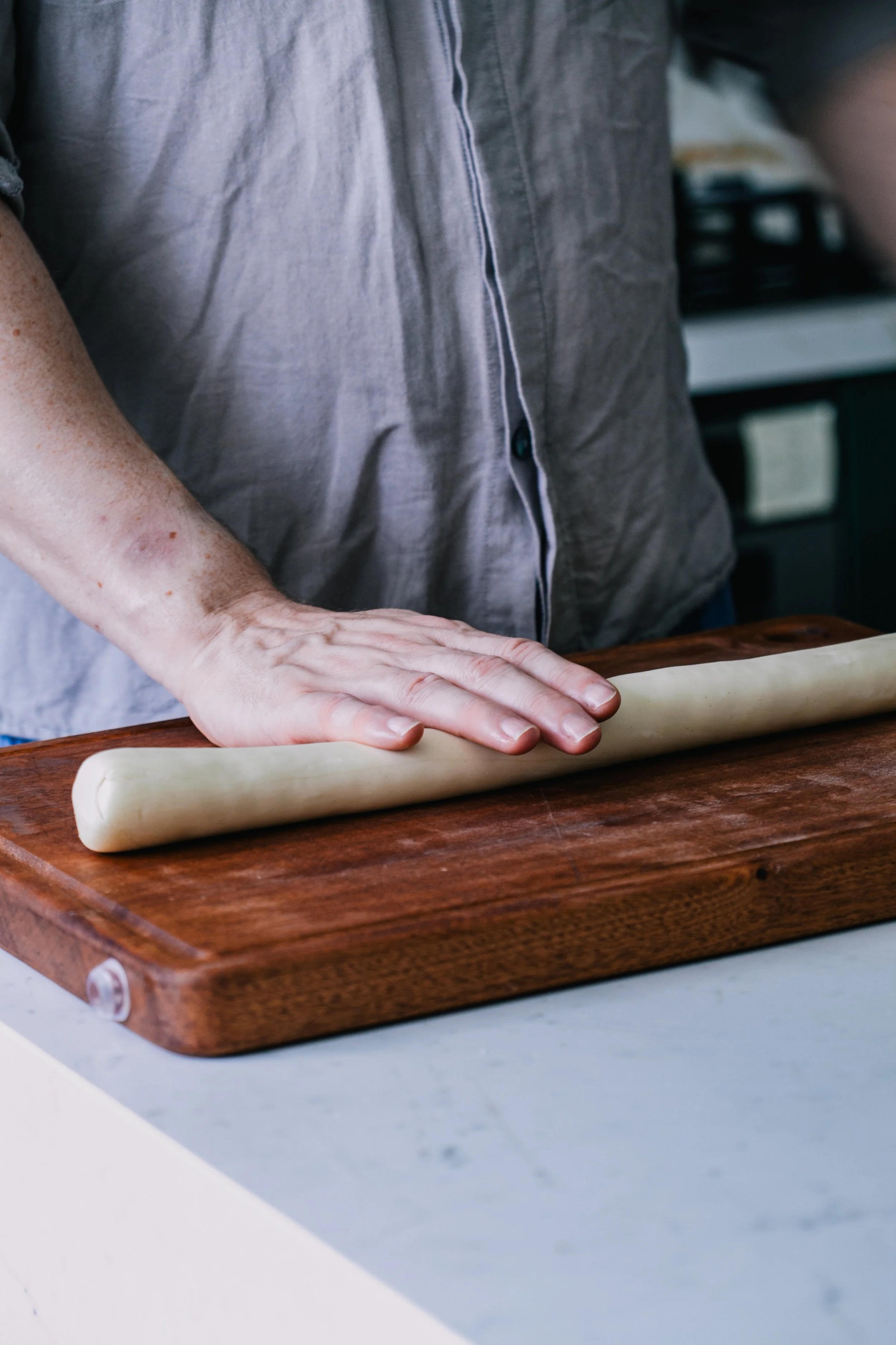 1. Roll dough into a thick rope about 50cm long