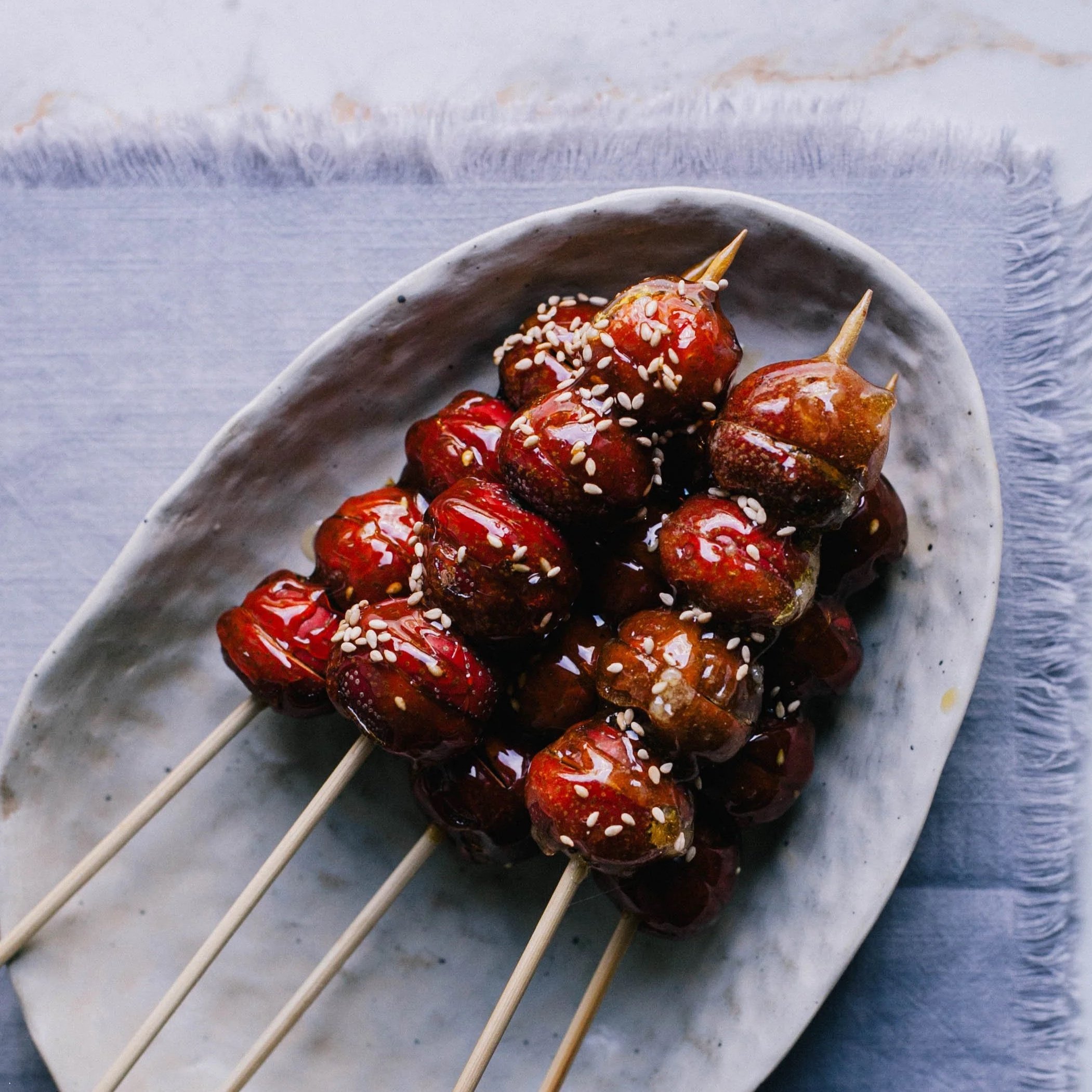 Tang Hu Lu (Candied Hawthorn) | 糖葫芦