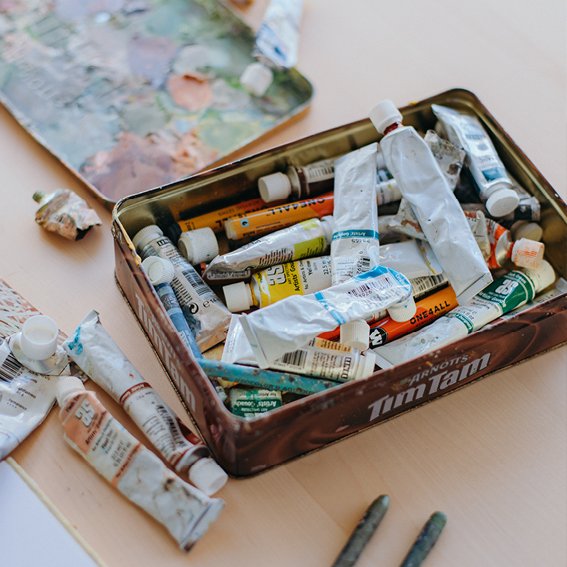 Last day of @broomefringefestival Open Studio Trail!

If you haven&rsquo;t popped by to @redbillstudiogallery yet, now&rsquo;s your chance! I&rsquo;ll be here from 10am to 4pm alongside my trusty painting companion. 

Tim Tams (and painting) for life