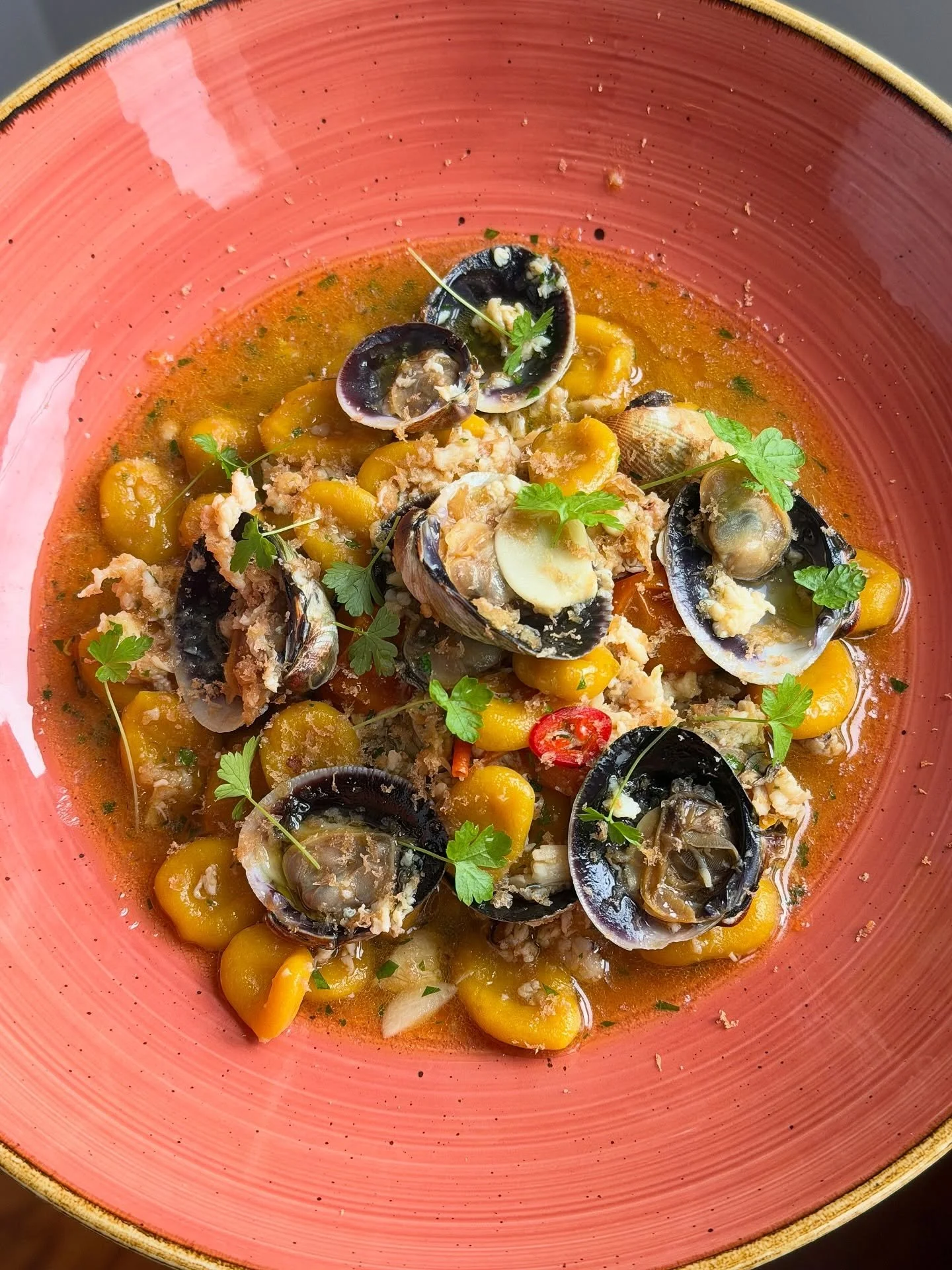 Lemon Orecchiette, Vongole and Crab. Now available in the restaurant and I Maccheroni at Home. 

Link in bio to see the full menu.