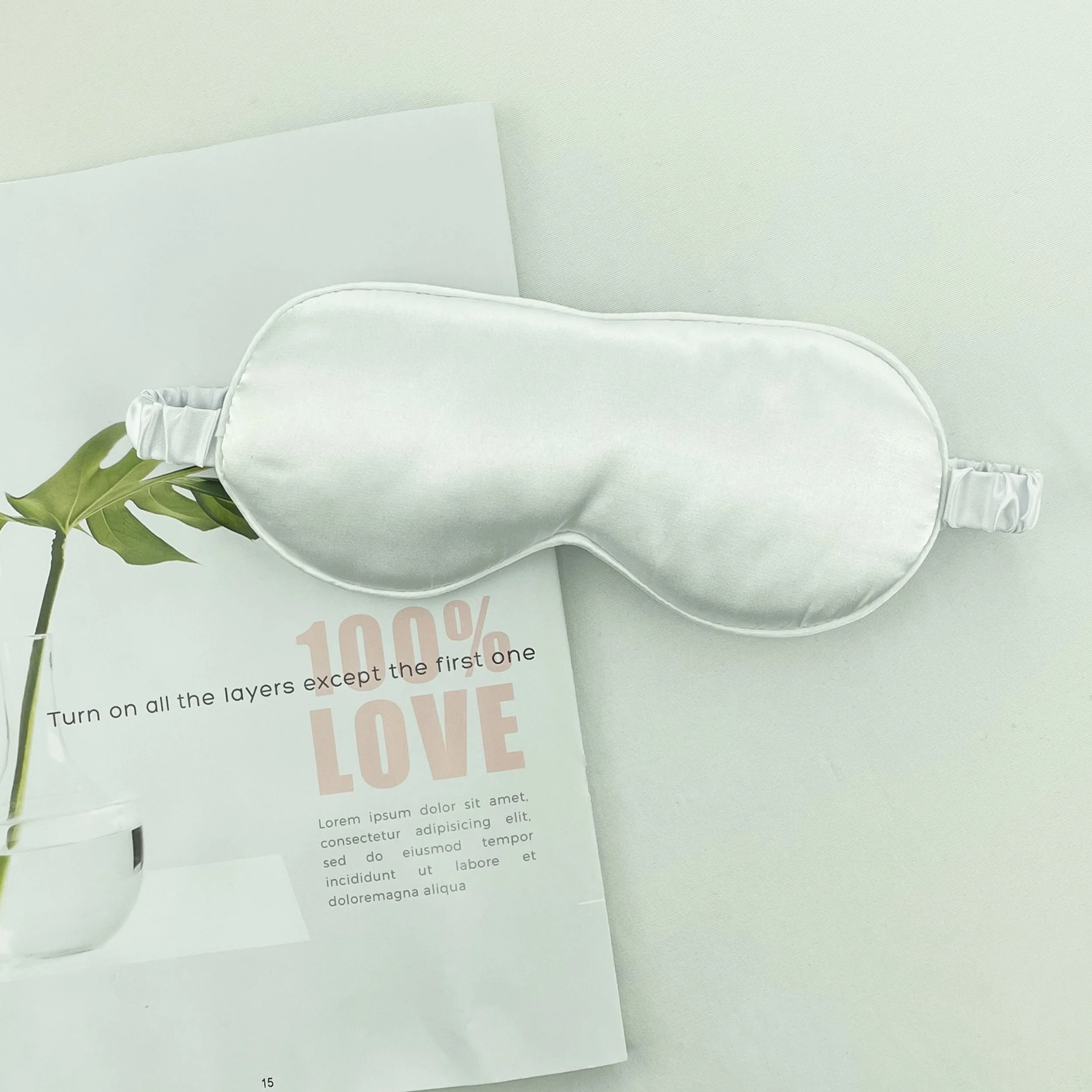 Masque de nuit en satin