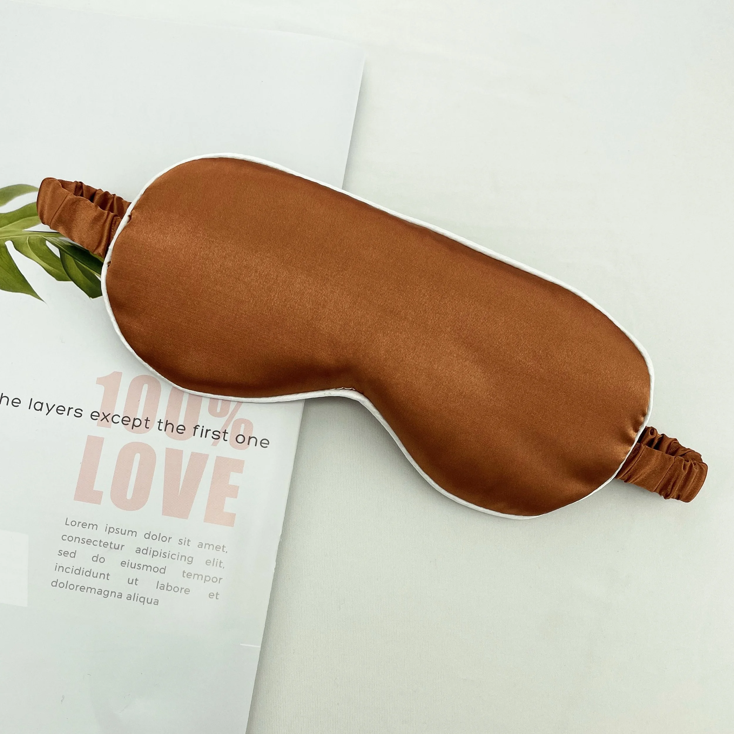 Masque de nuit en satin