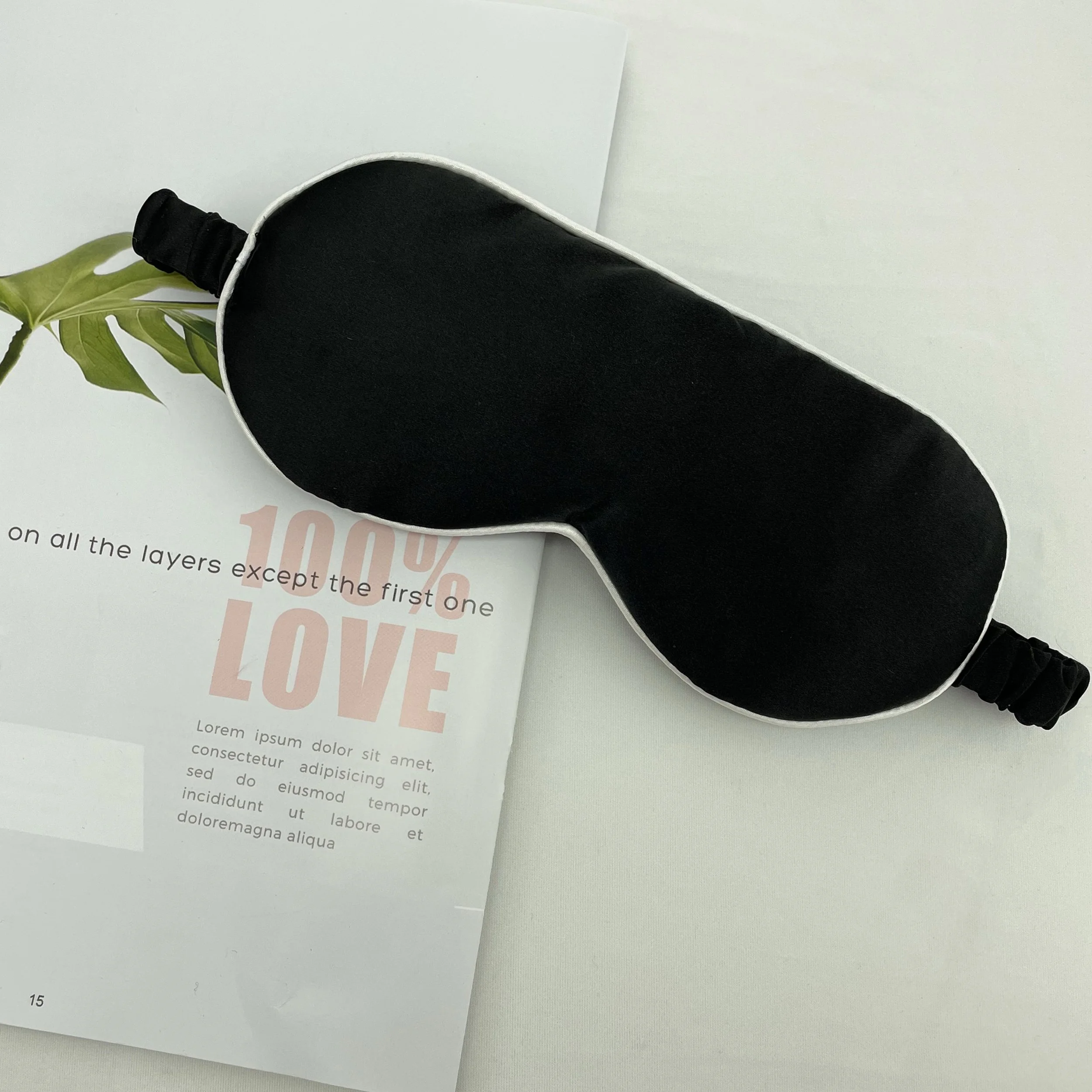 Masque de nuit en satin