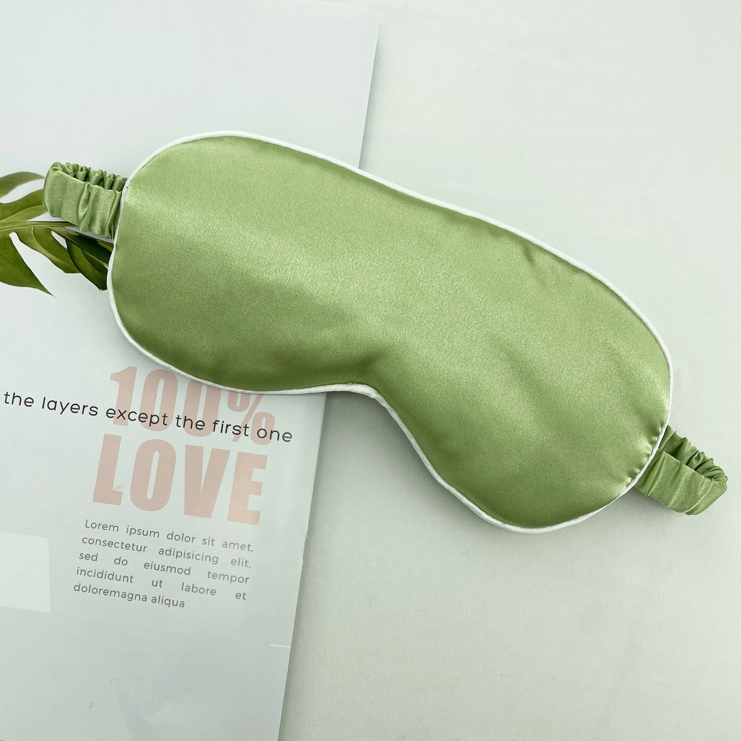 Masque de nuit en satin