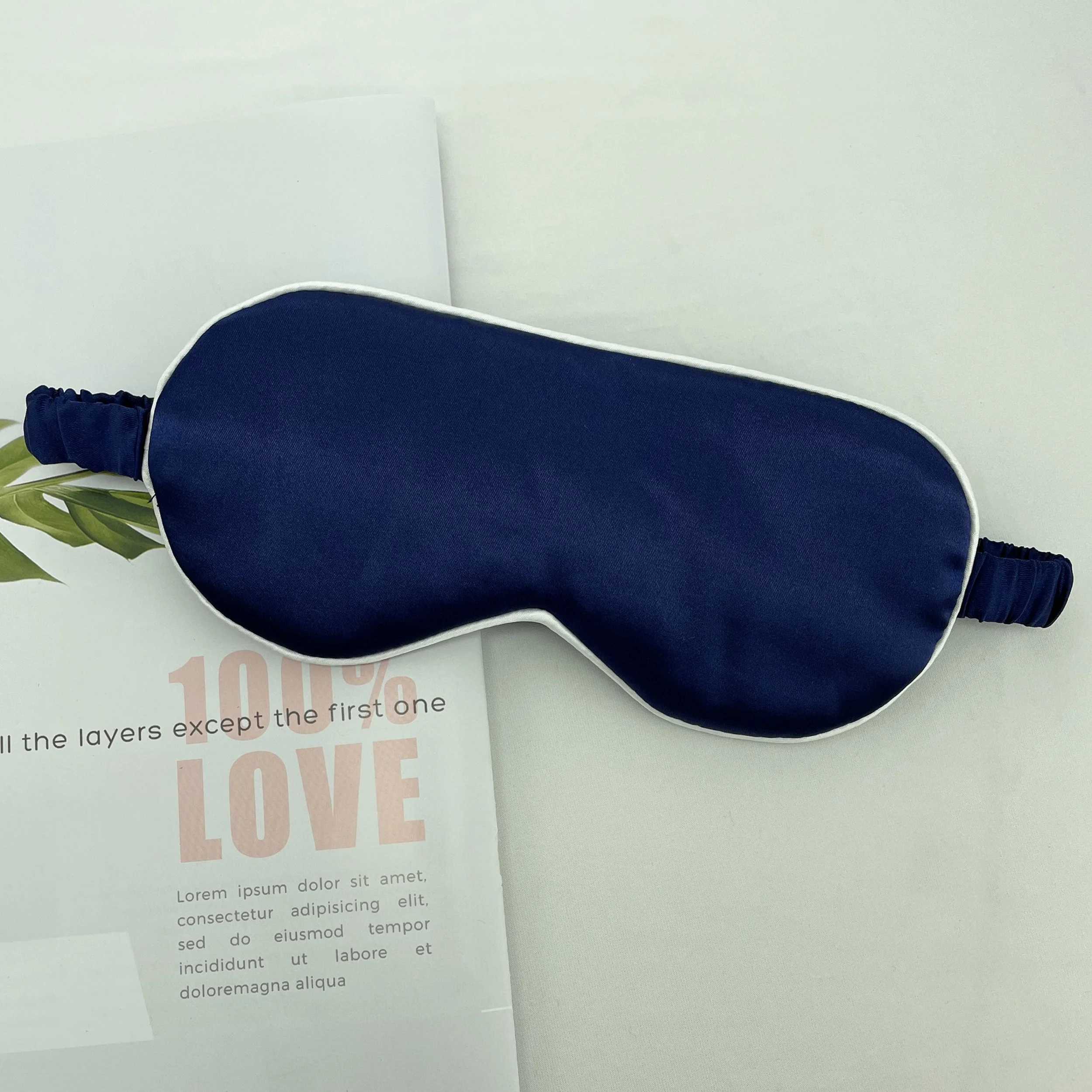 Masque de nuit en satin