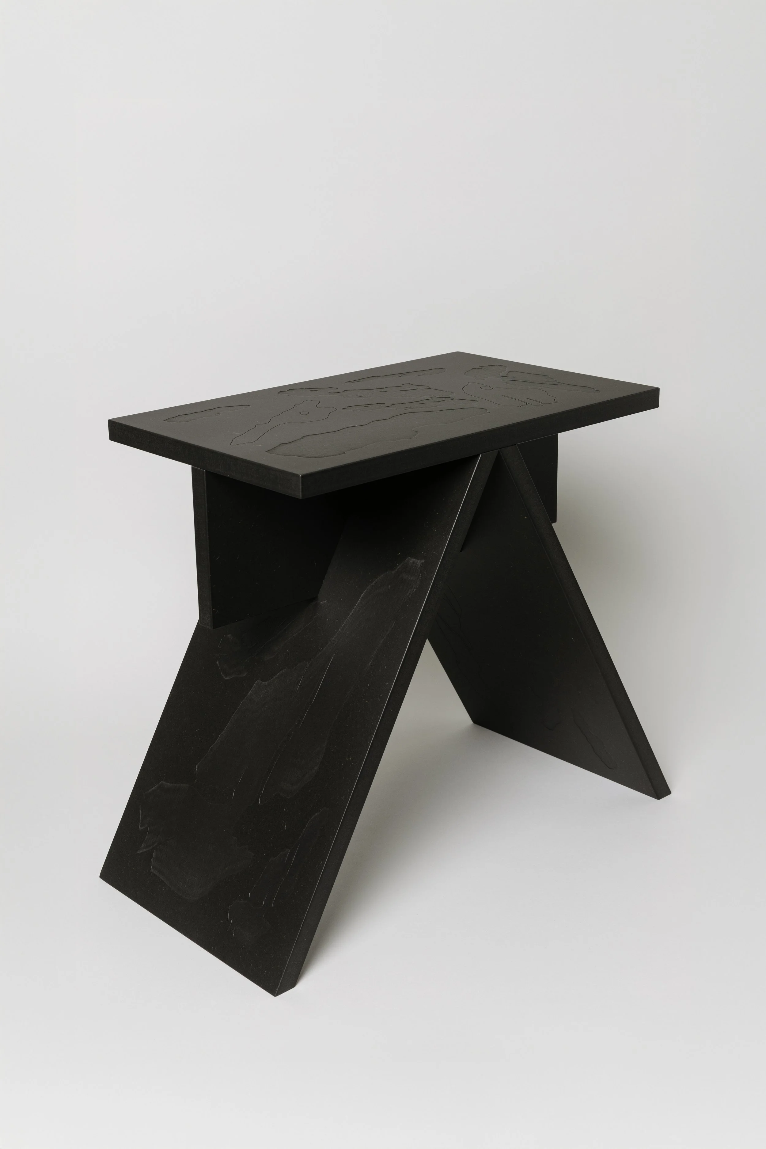 DUBLOstudio_SoftPlaneTreeStool_02©FranziskaVehring.jpg