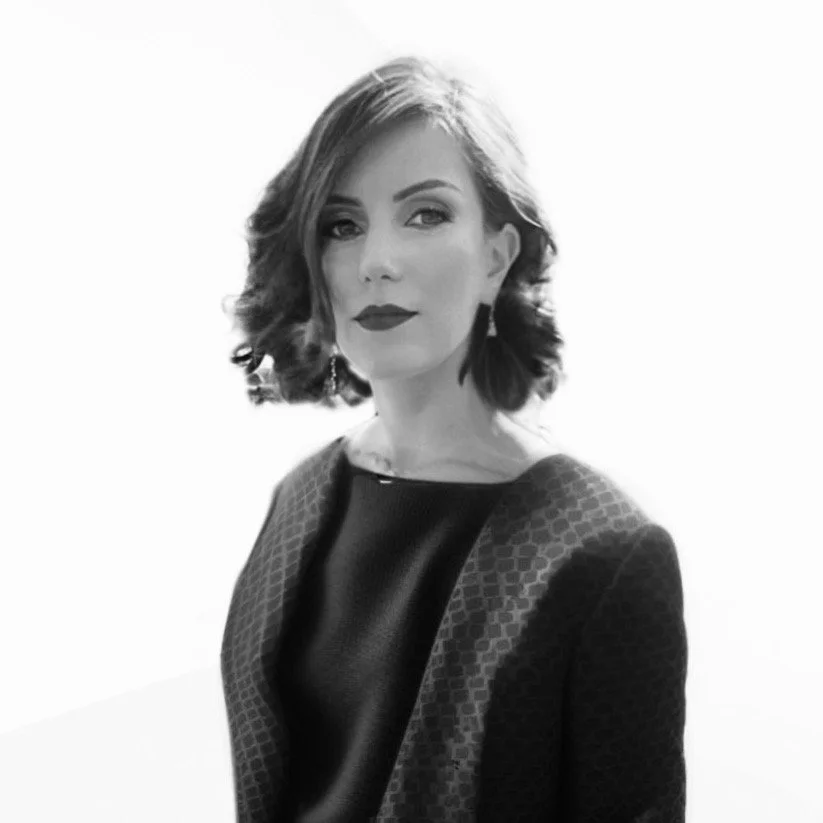 Portrait of corporate coach supporting leadership development and workplace communication in Switzerland and Europe