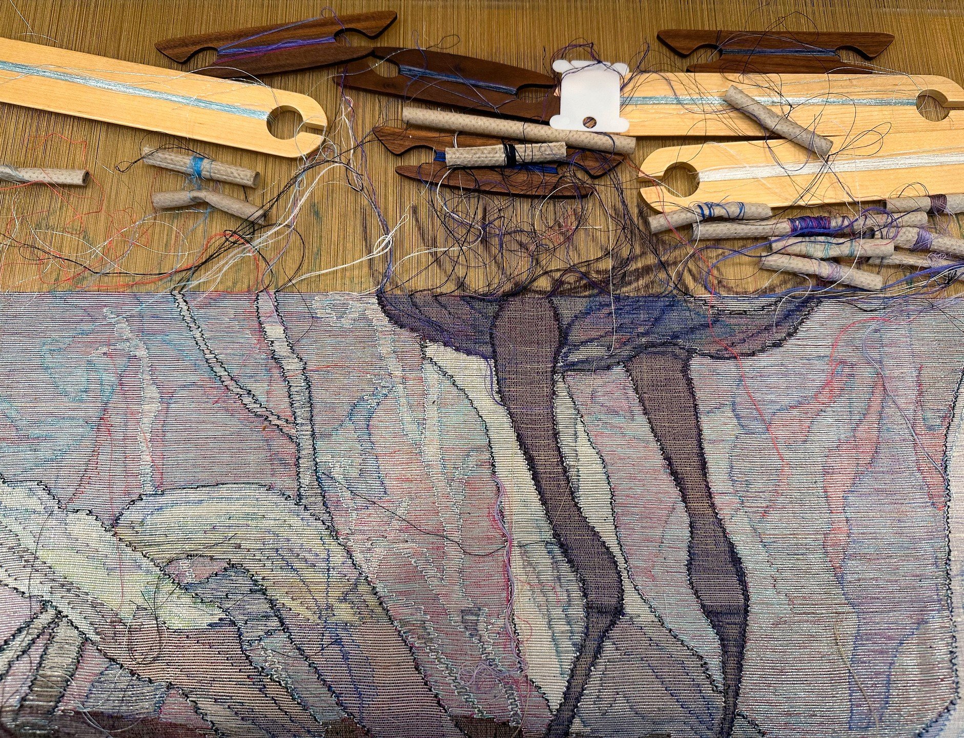 Happy Wednesday! Mr. Heron has the beginnings of a body; spring has finally sprung; and a long cold winter filled with personal challenges is finally drawing to an end.

I've been very lucky to have a piece that is as interesting to weave as this one