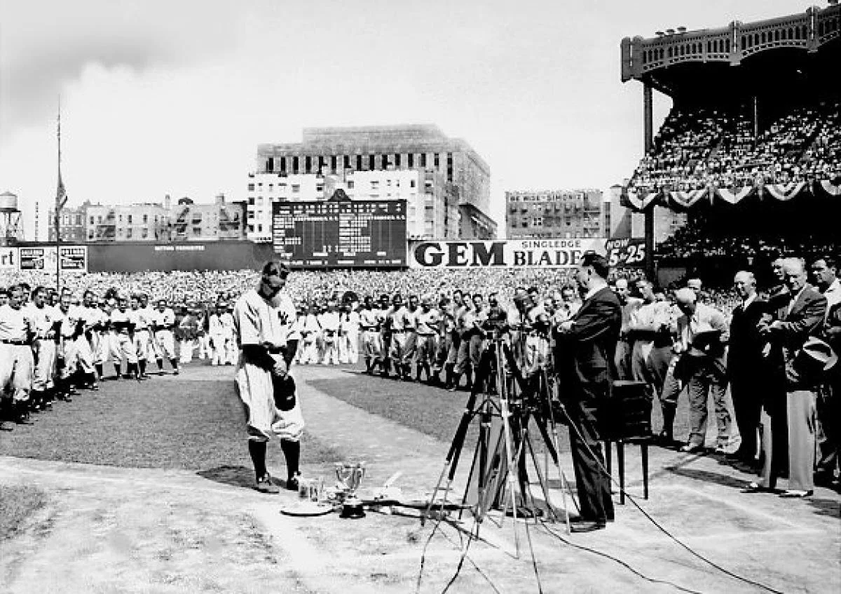GEHRIG LOU speech at Yankee Stadium 070439.jpg