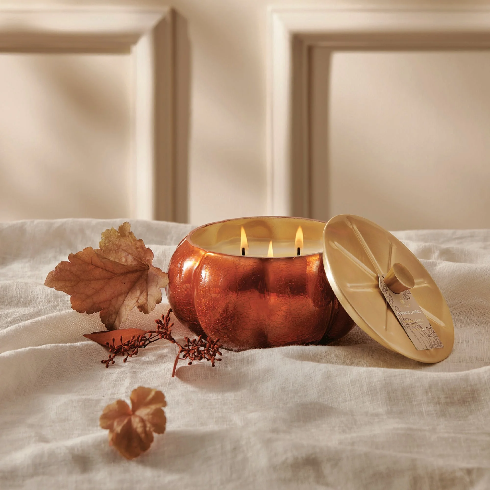thymes-hy23-pumpkin-laurel-large-candle-web-alt-1.jpg