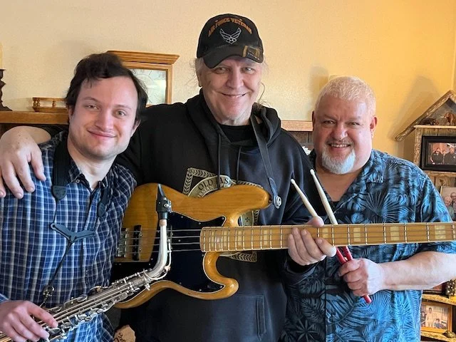 TOMORROW, Friday Oct 31 starting at 7:00: Chasin' The Groove
Palouse trio featuring Tom Garret on drums, Avery Garnett on sax, and Dave Snider on bass performing funk, latin, post-bop and rock #livemusic #funk #latin #rocknroll