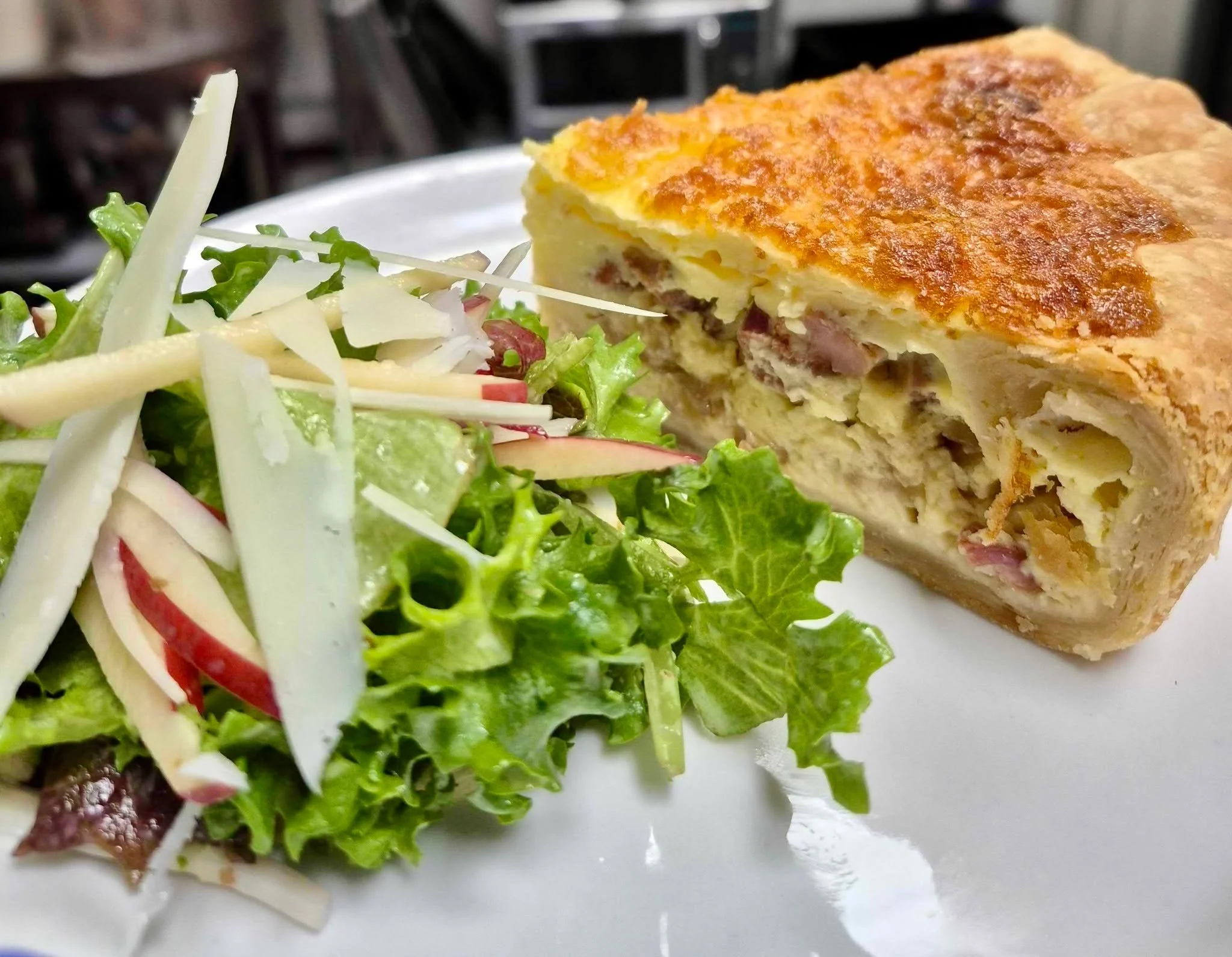 Try our quiche specials this weekend now until sold out! 

Chorizo, bell pepper, onion, cheddar
  and
Mushroom, kale, Swiss
#breakfast #brunch