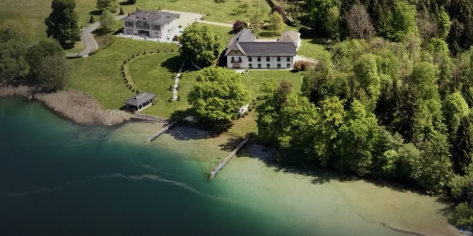 Am Schauplatz Schwarzbau am See