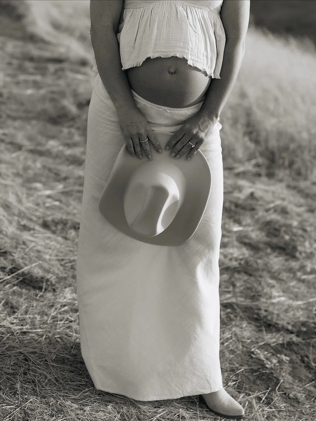 Leming party of 6! ✨ I&rsquo;ve gotten to capture their perfect family since baby #2 and then every family photo and maternity and newborn since. People like @kaprimarie7143 are once in a lifetime human beings and I&rsquo;m absolutely obsessed with h