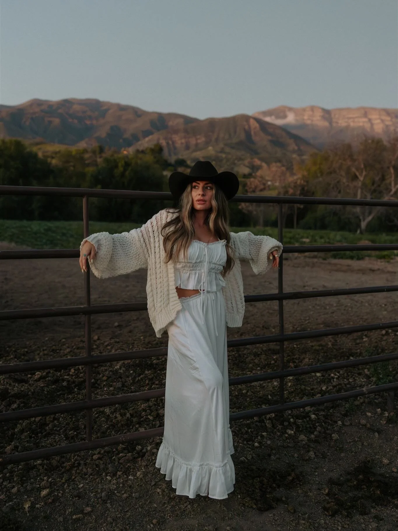 Cowgirl take me away ✨🤎

A few shots from my spring shoot with my favorite girls @haven.hair.salon They always thoroughly bring it and we have the most fun. Forever grateful for this time we get a couple times a year to create together @lexi.haven.h