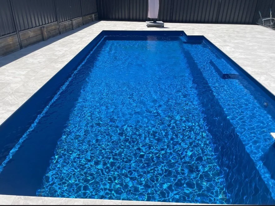 Hello 2026 👋 

The crew is back, the nets are out and they&rsquo;re ready to work their magic🪄 ✨

#mickspoolcare #bringingbluetoyou #poolmaintenance #poolcare #poollife