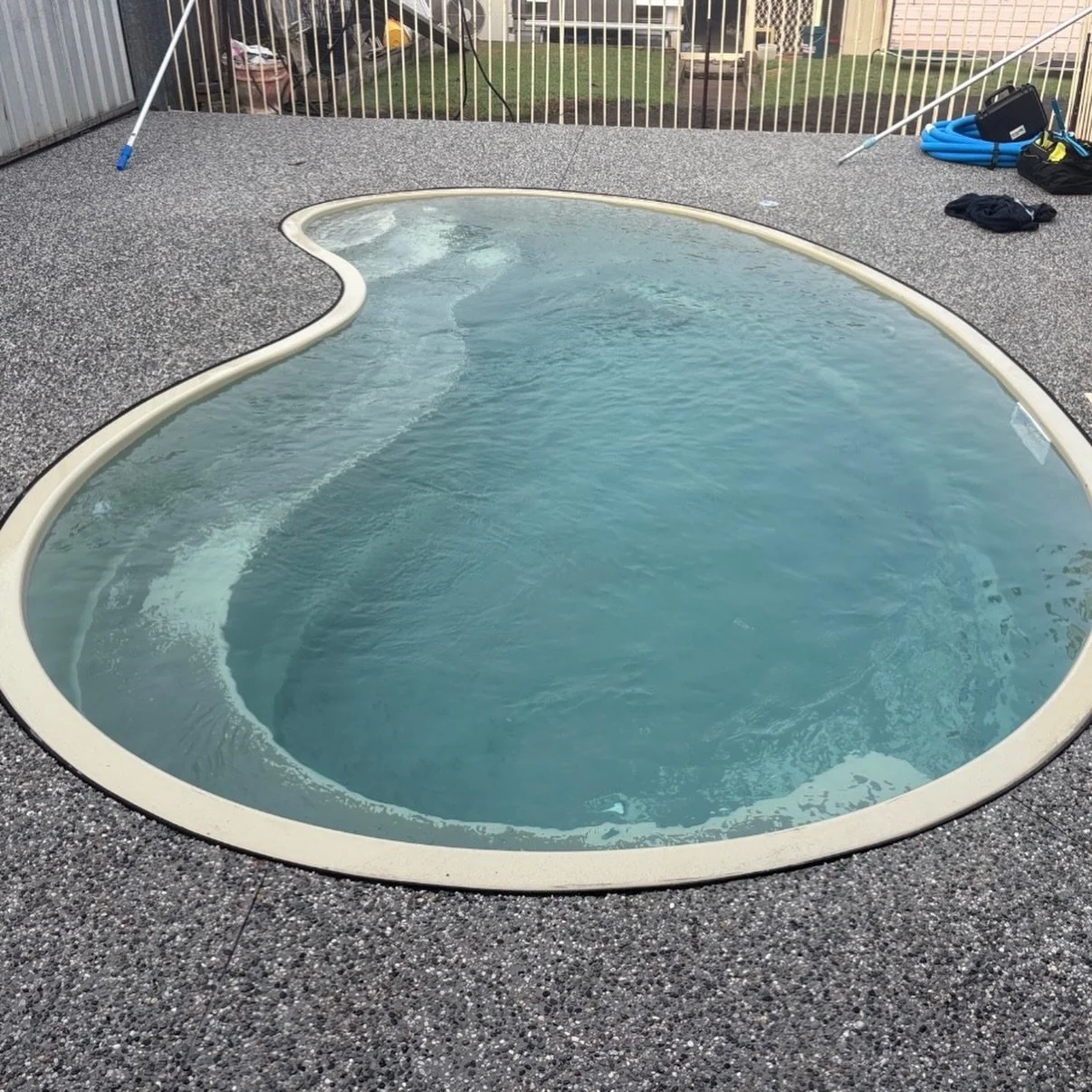 Concrete dust after renovations? No worries 👌

If you&rsquo;ve recently had work done around your pool and ended up with concrete in the water, we can vac to waste and have it cleaned up in no time.

Swipe to see the difference 💦

📞 Contact  Mick&