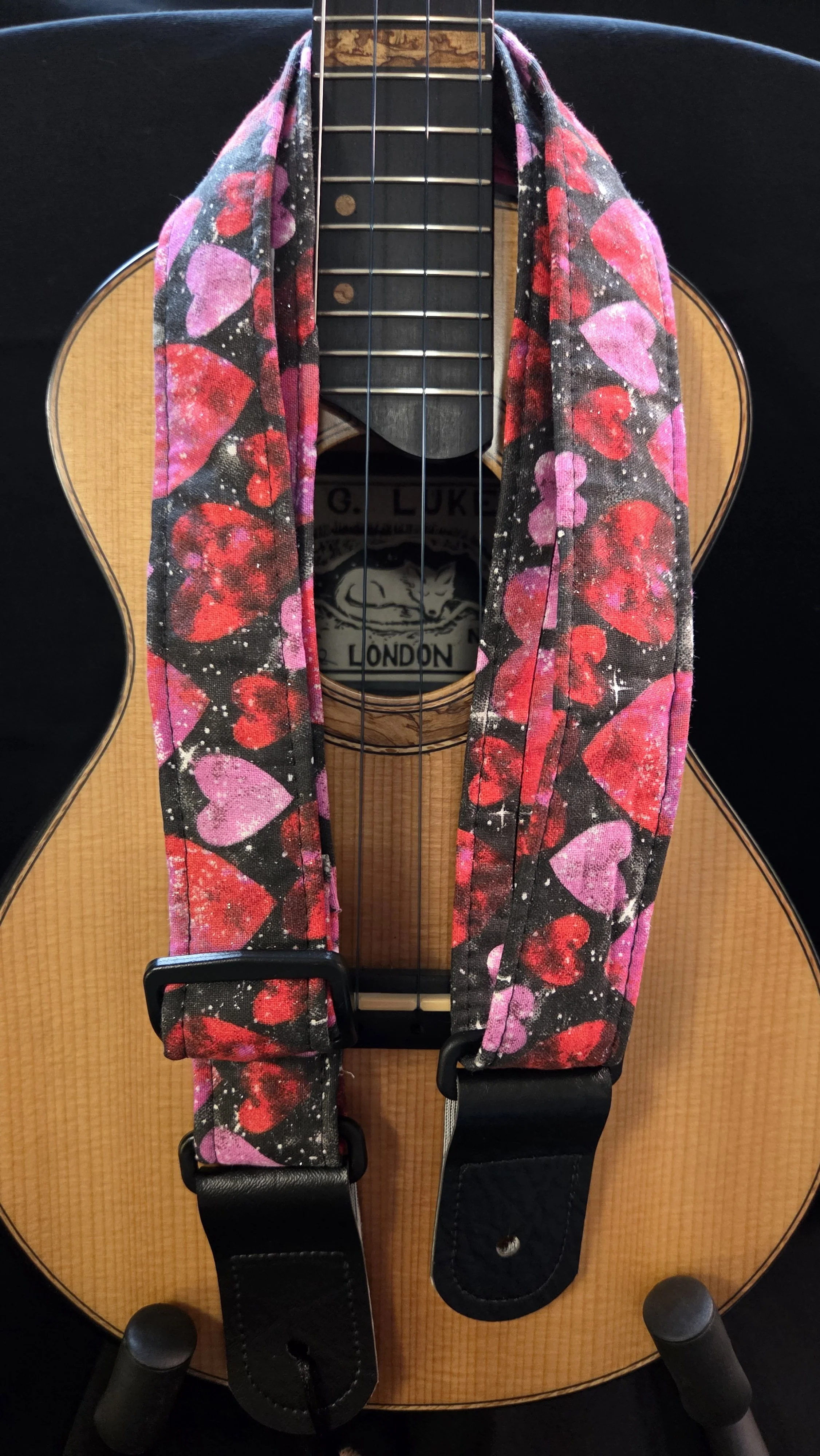 QuiltandUkuleles Red hearts Ukulele strap