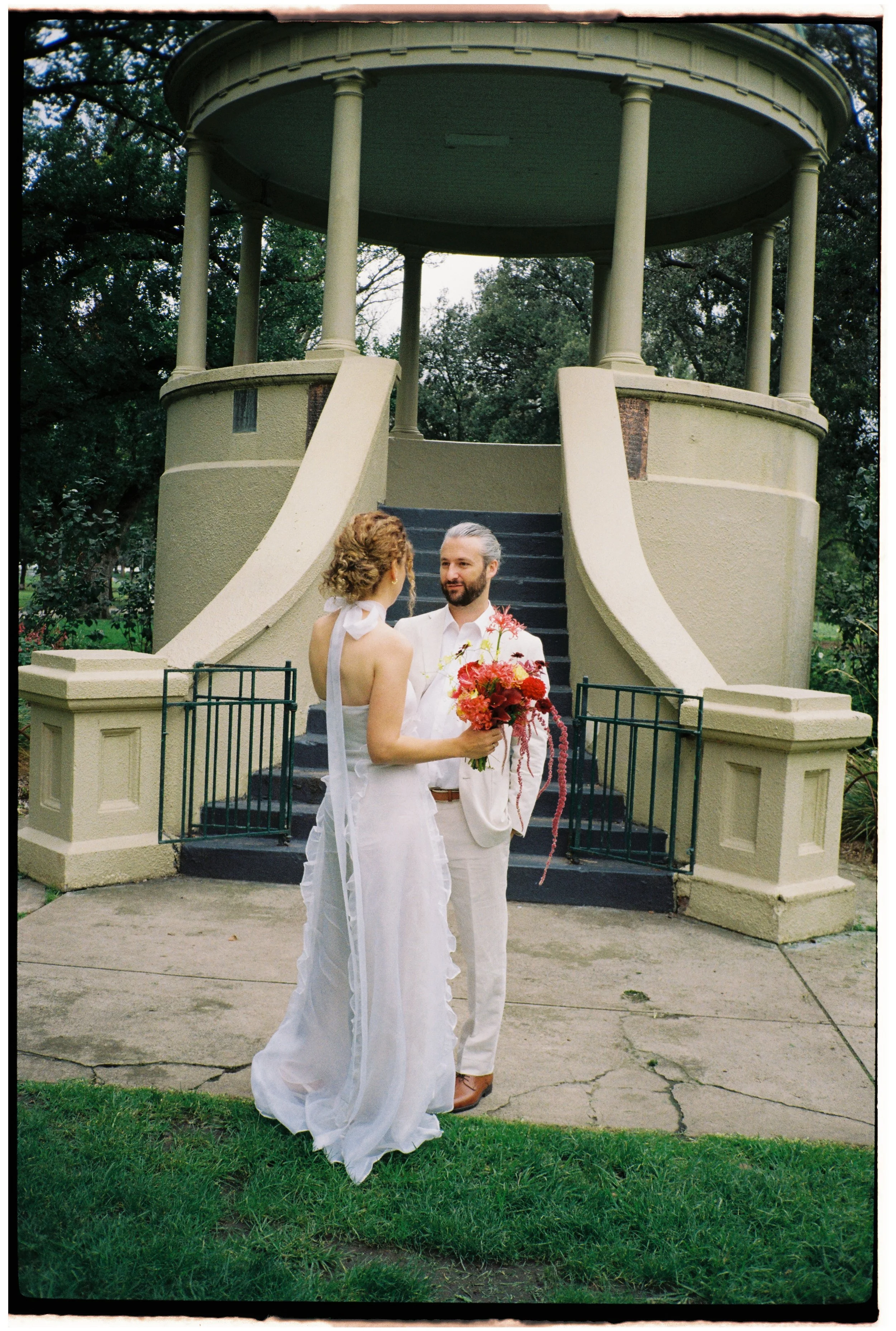 Kate and Regan holding their Honey. Image captured by Miranda Stokkel