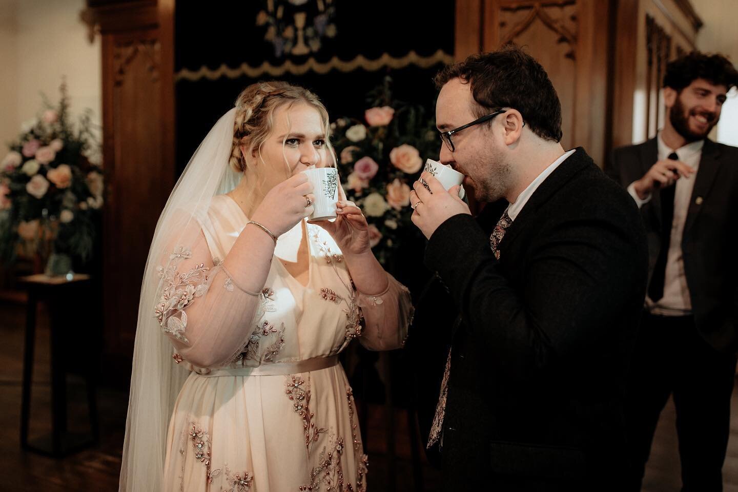 IT&rsquo;S IN THE DETAILS // one of my favourite things about wedding ceremonies is that the legal bit is pretty short, meaning you can make your ceremony exactly what you want it to be! For us, we made each other a cup of peppermint tea after we had