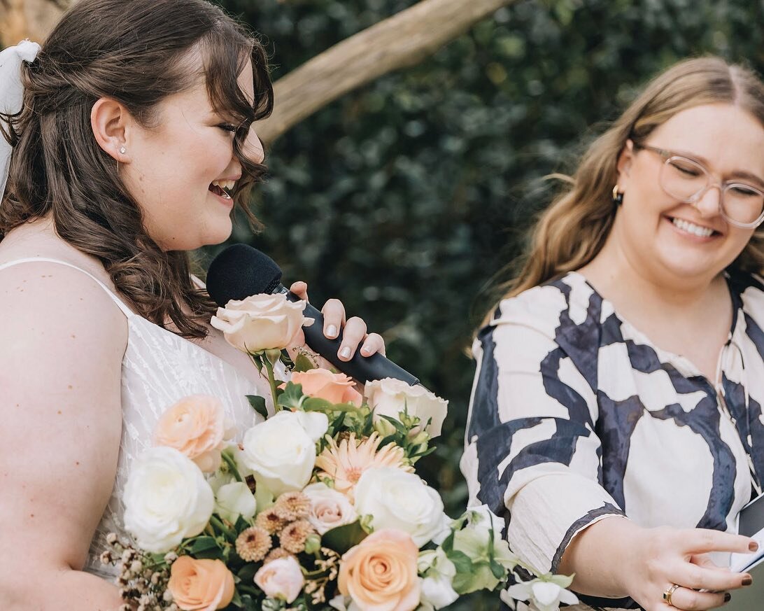 F I V E  S T A R S // When I tell you that receiving positive feedback from my couples puts me on cloud nine, I&rsquo;m not joking! Nothing is more affirming than knowing the love and care I have taken to craft a wedding has paid off! Warm fuzzies al