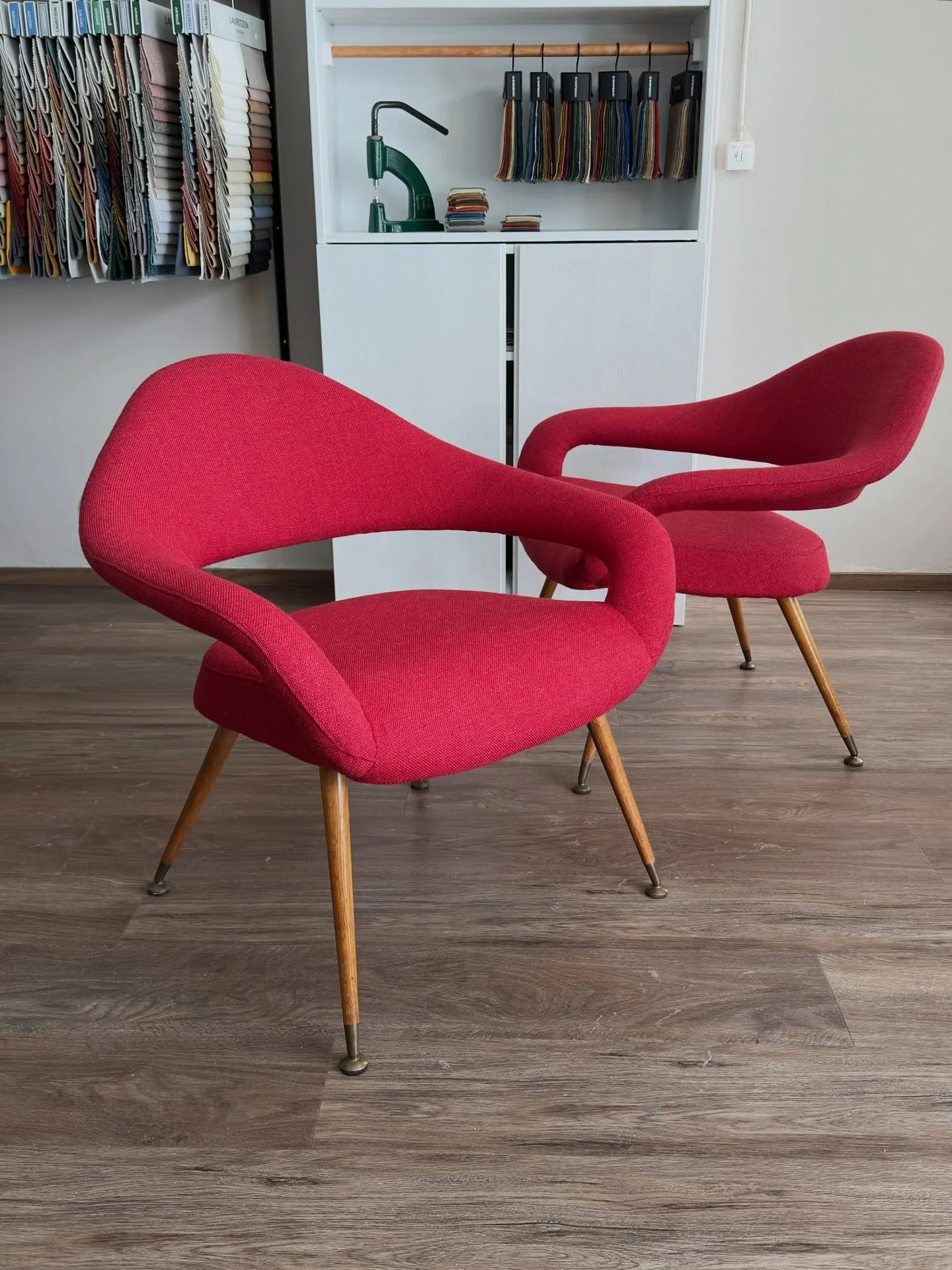 N&auml;m&auml; upeat vintage kaunokaiset ovat Gastone Rinaldin DU 55 P tuolit. T&auml;m&auml;(kin) ty&ouml; on ollut todella opettavainen ja mielenkiintoinen tehd&auml;! Ja my&ouml;s t&auml;h&auml;n valikoitui usein k&auml;ytt&auml;m&auml;ni @svensso